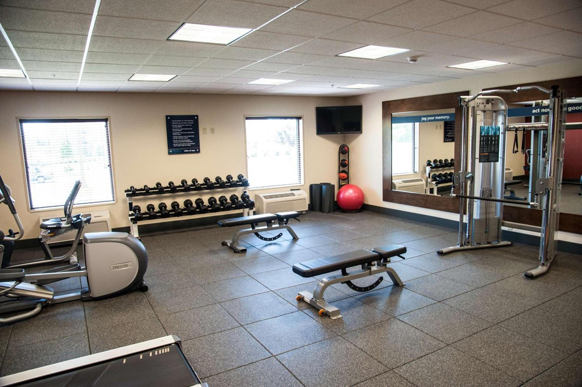 Hampton Inn Bismarck photo 21