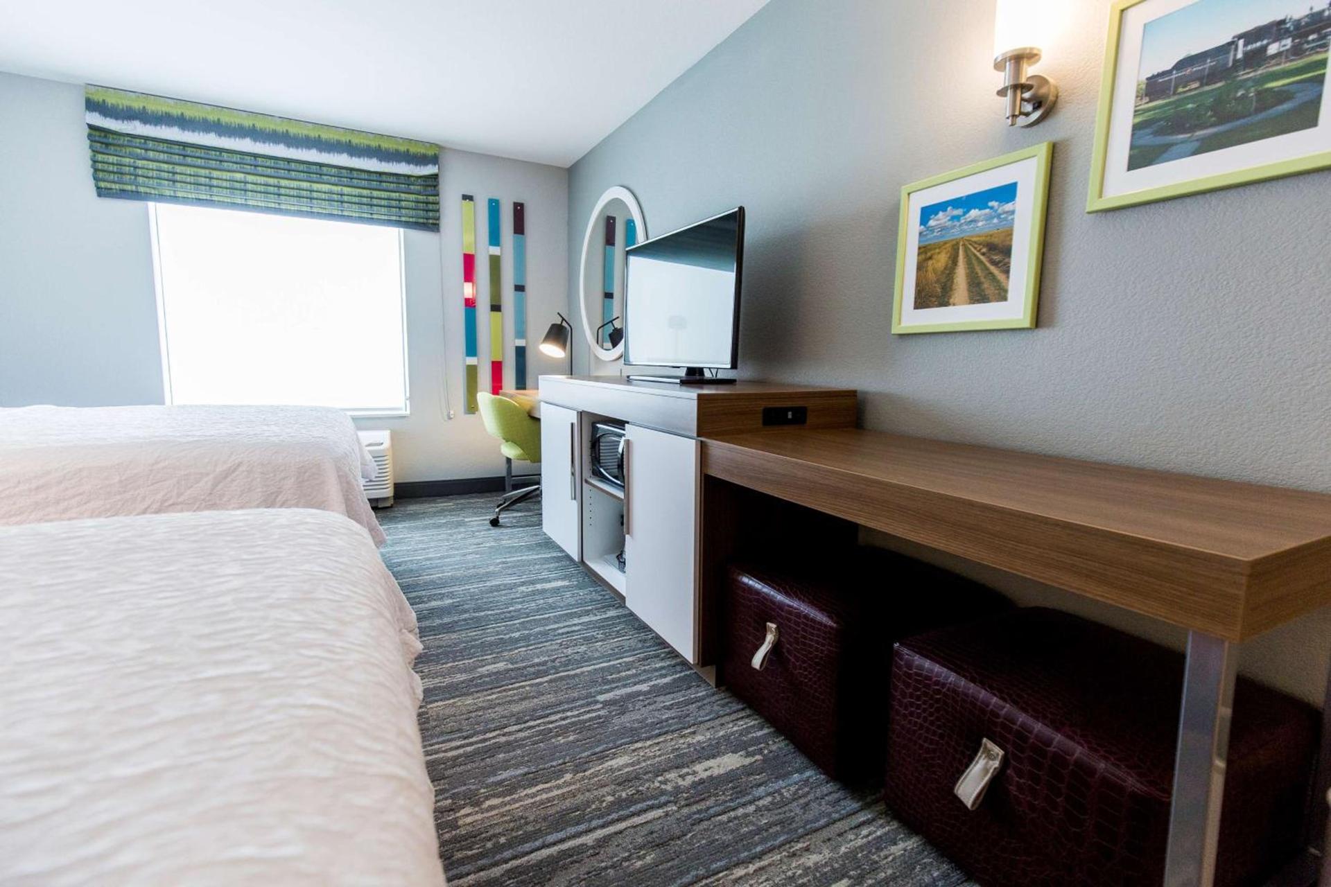 Hampton Inn Bismarck photo 23