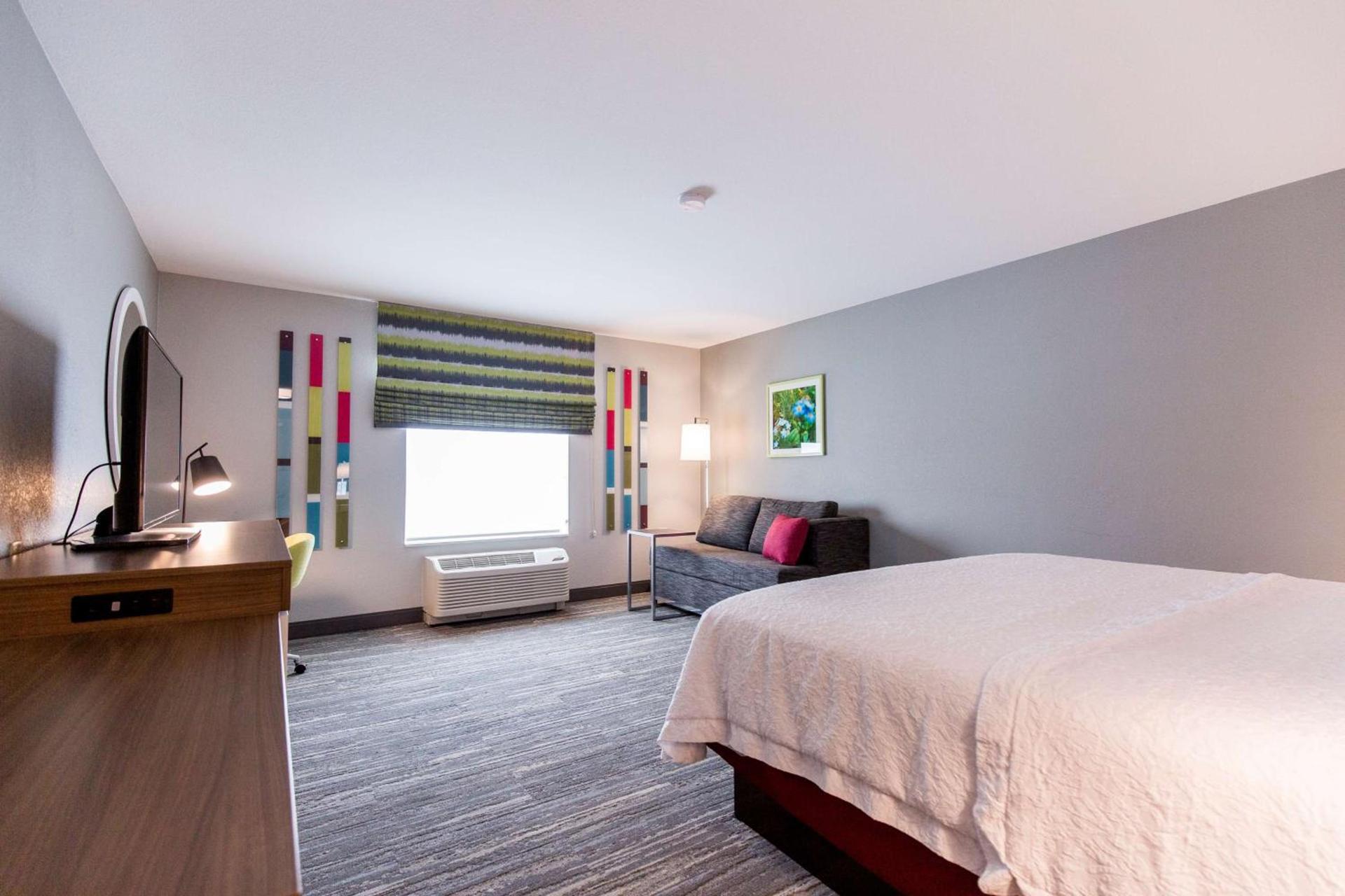 Hampton Inn Bismarck photo 25