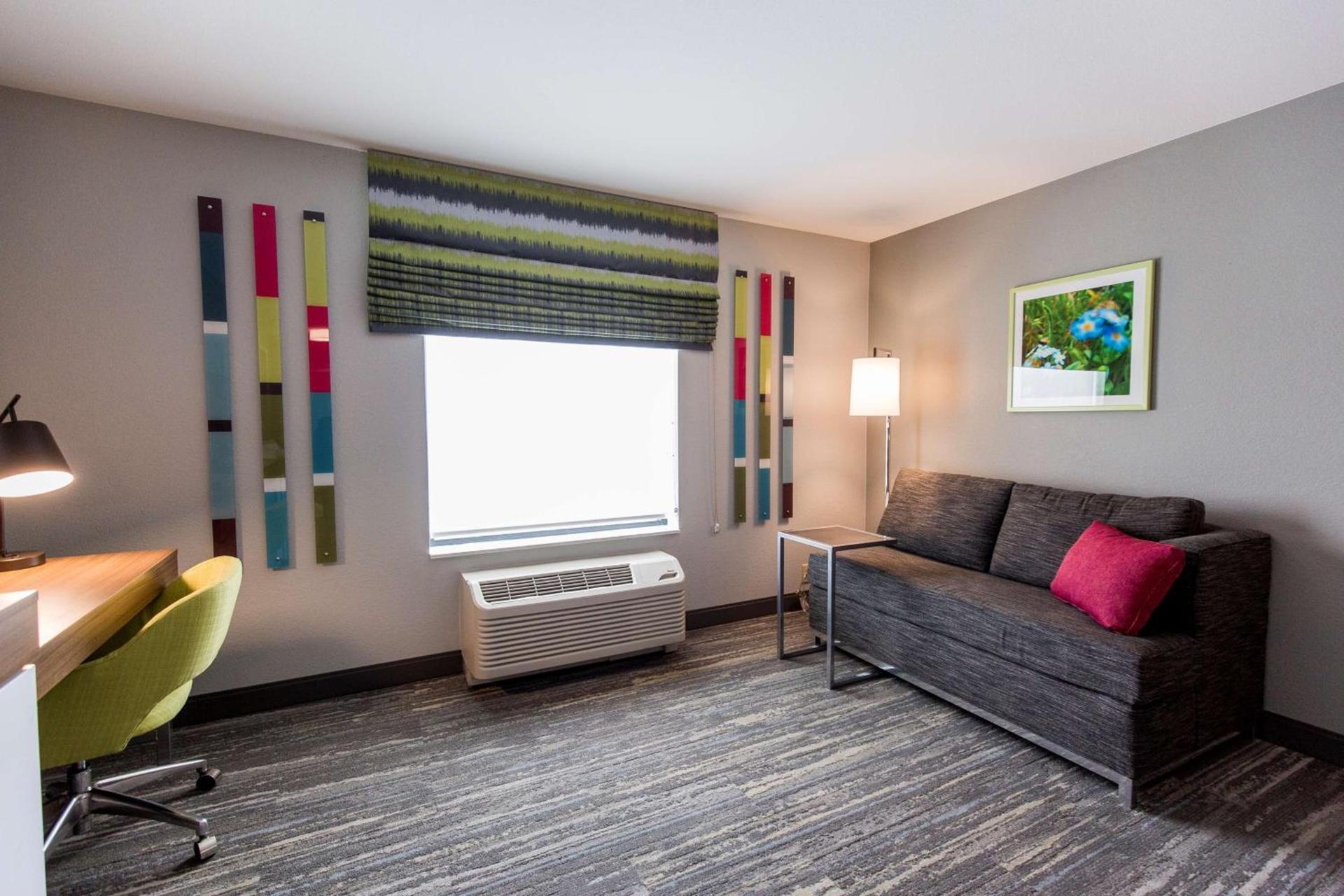 Hampton Inn Bismarck photo 26