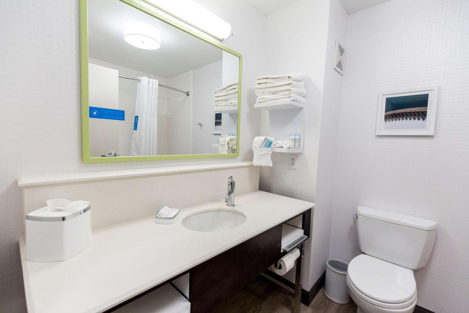 Hampton Inn Bismarck photo 30