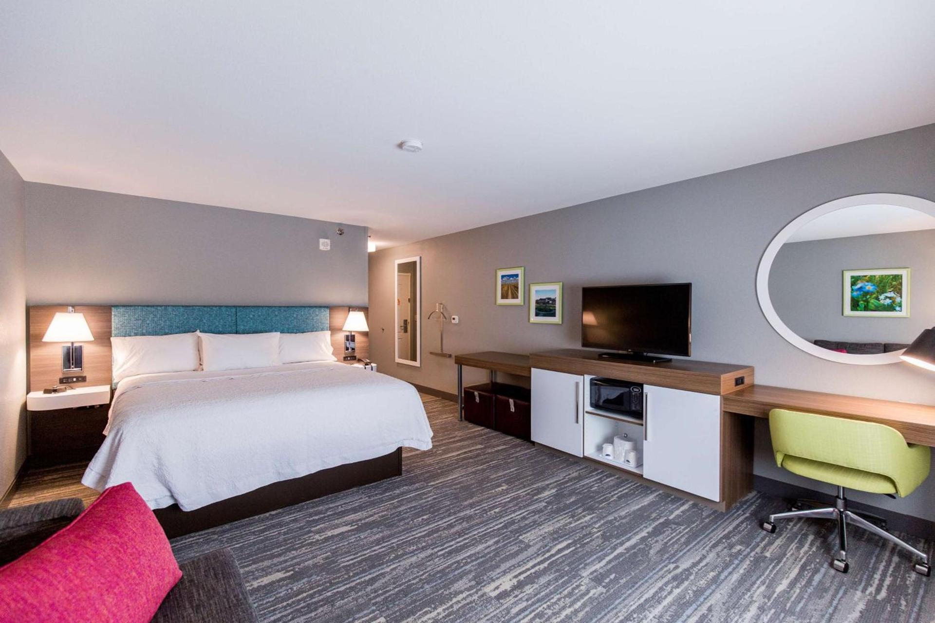 Hampton Inn Bismarck photo 34