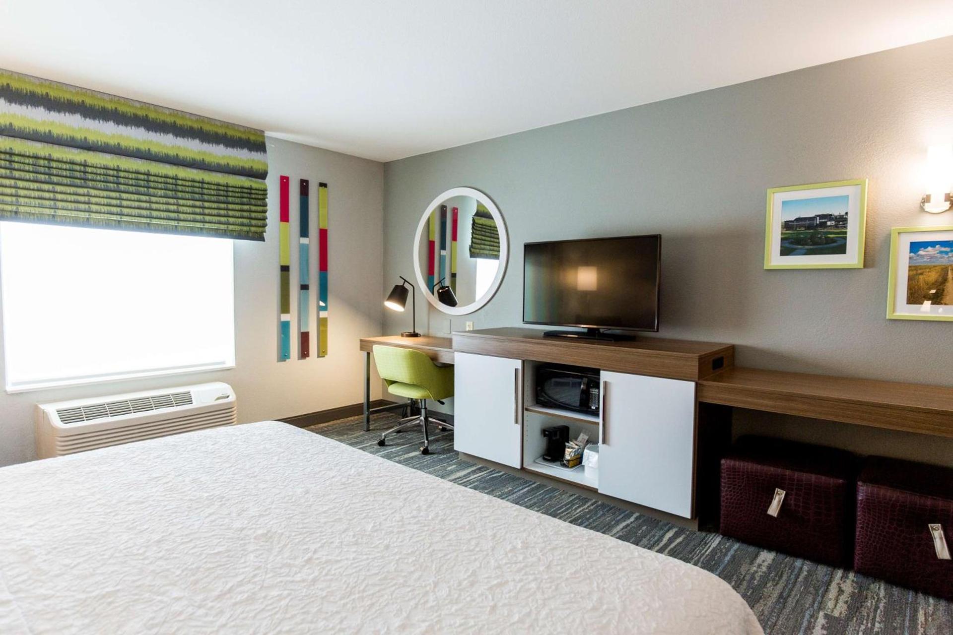 Hampton Inn Bismarck photo 32