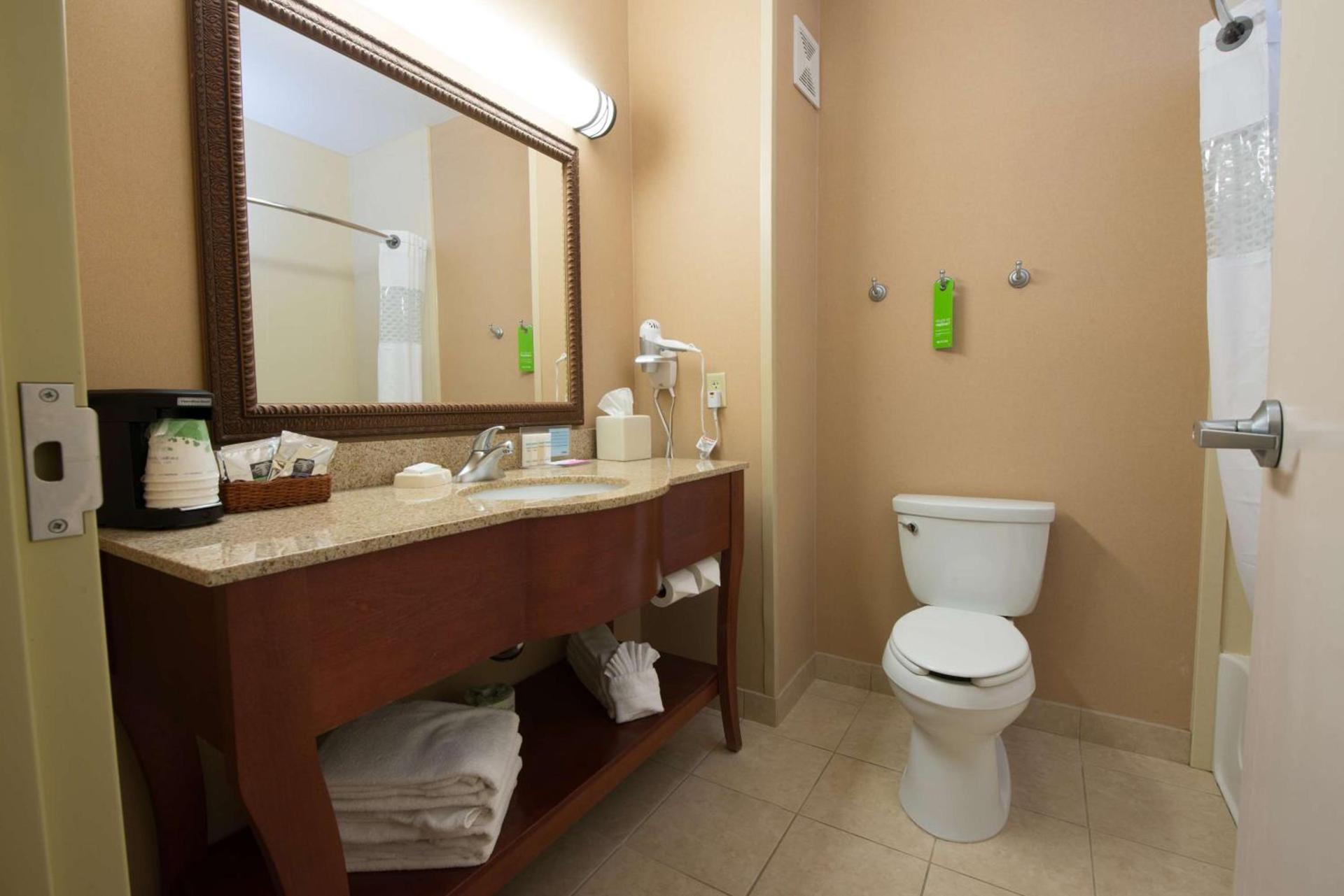 Hampton Inn Bismarck photo 44
