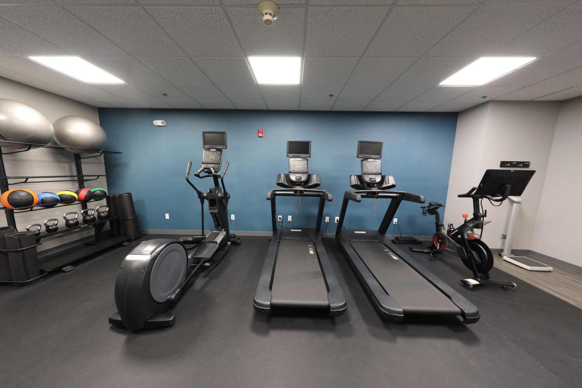 Hampton Inn Hutchinson photo 10