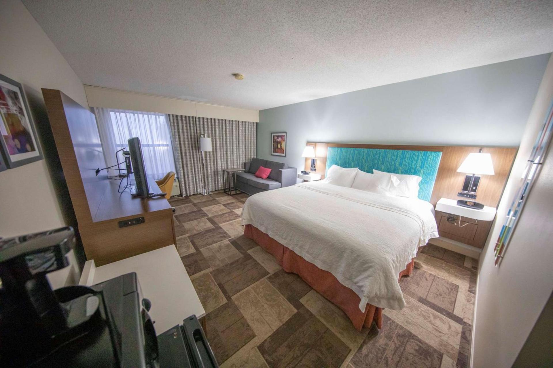 Hampton Inn Hutchinson photo 12