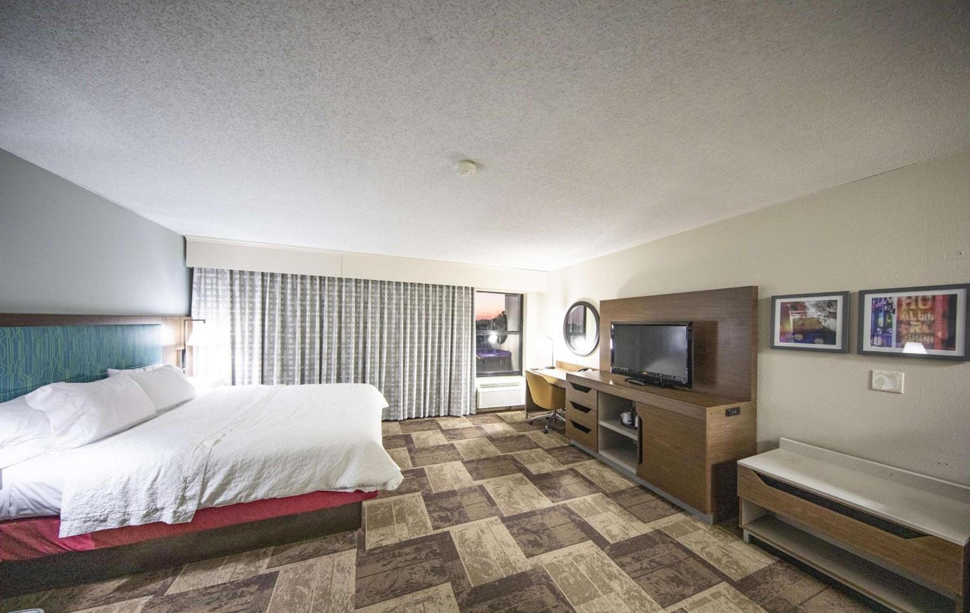 Hampton Inn Hutchinson photo 19