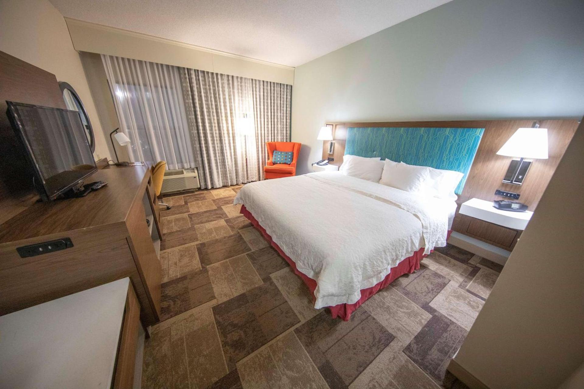 Hampton Inn Hutchinson photo 21