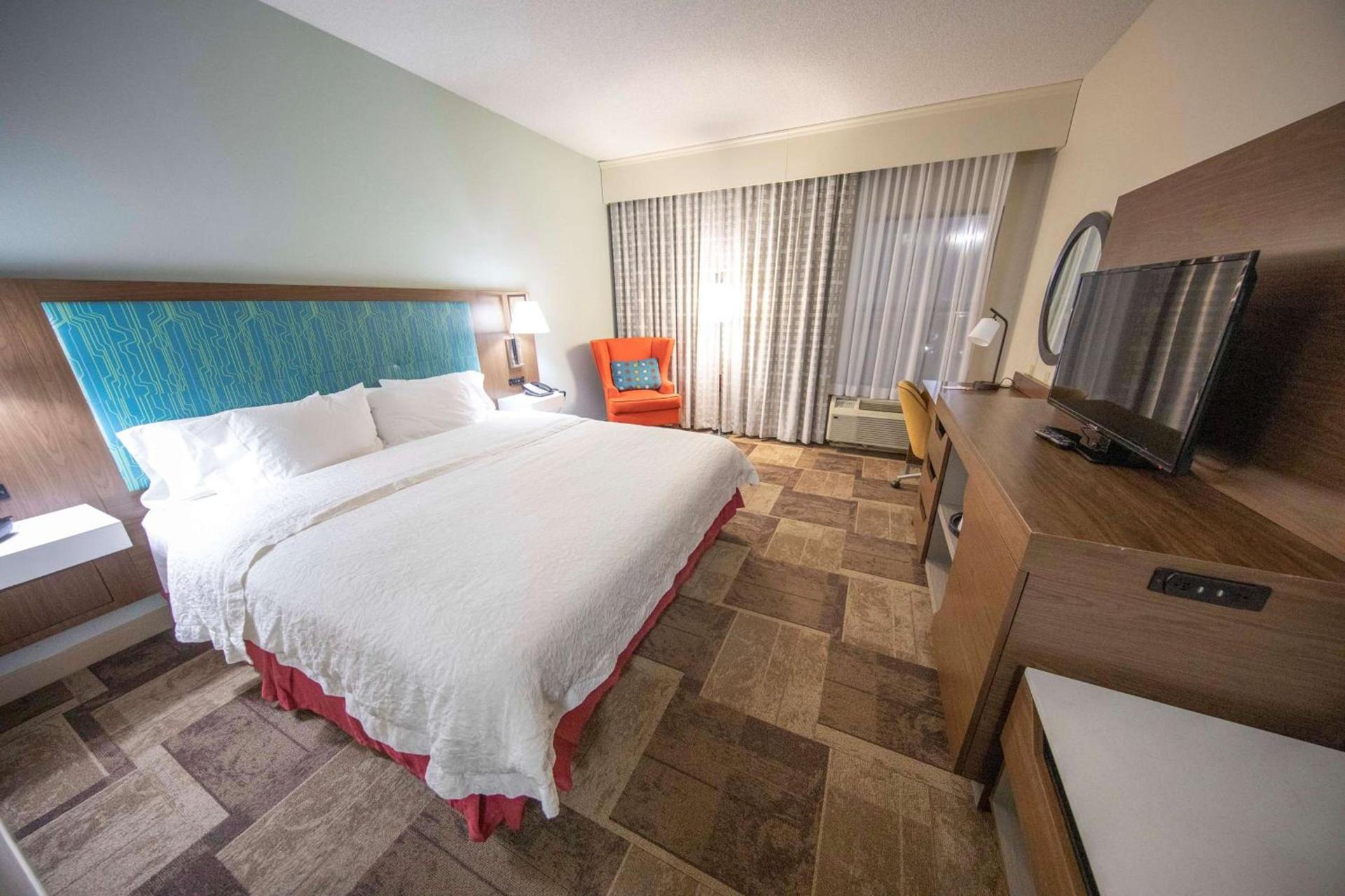 Hampton Inn Hutchinson photo 22