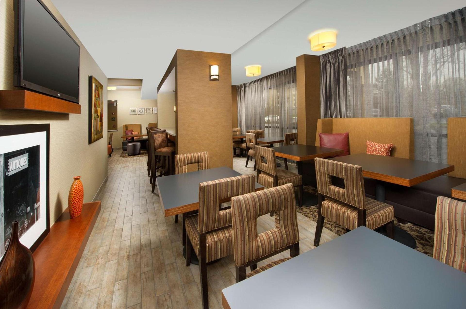 Hampton Inn Rochester Greece photo 7