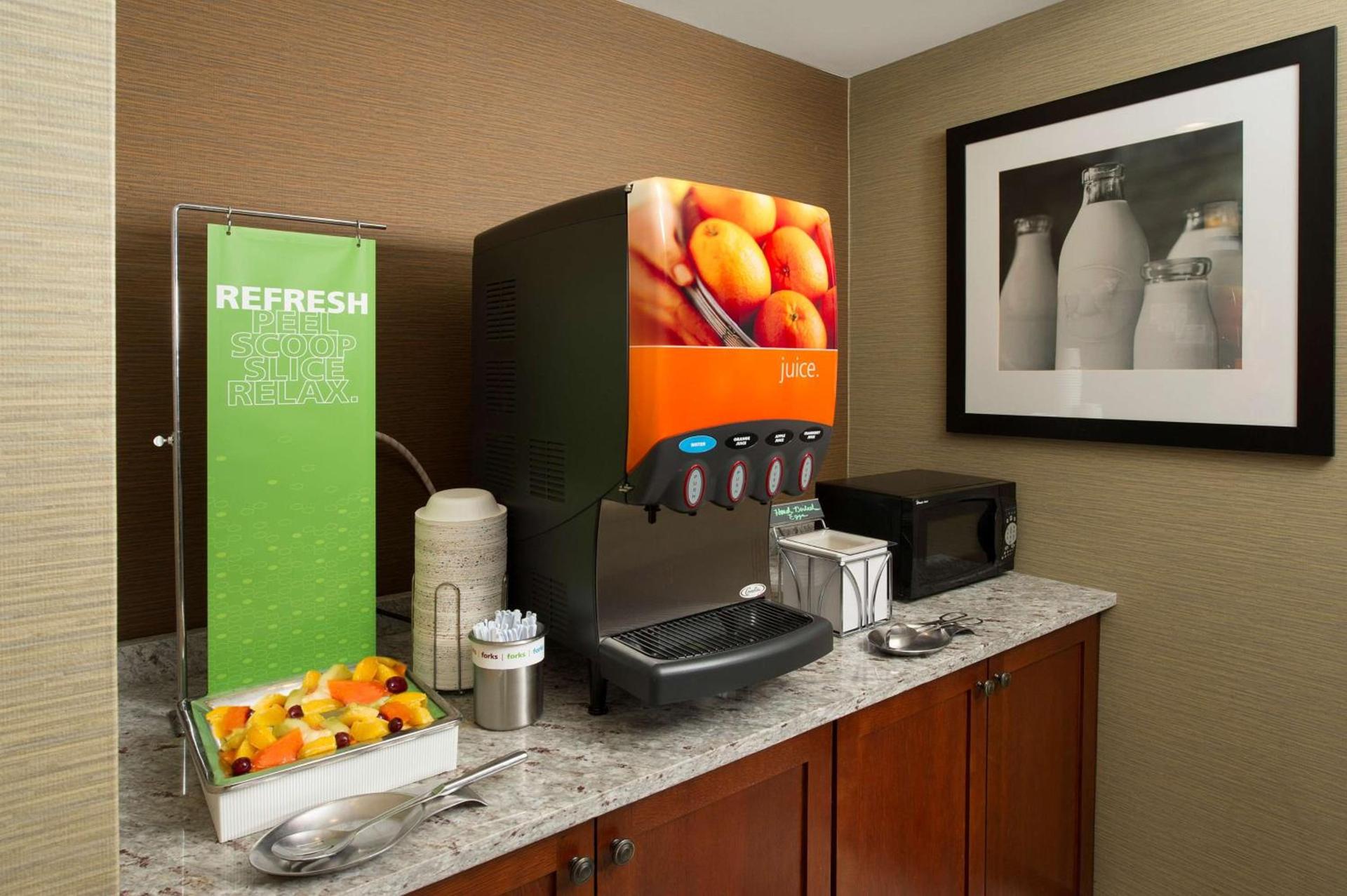 Hampton Inn Rochester Greece photo 8