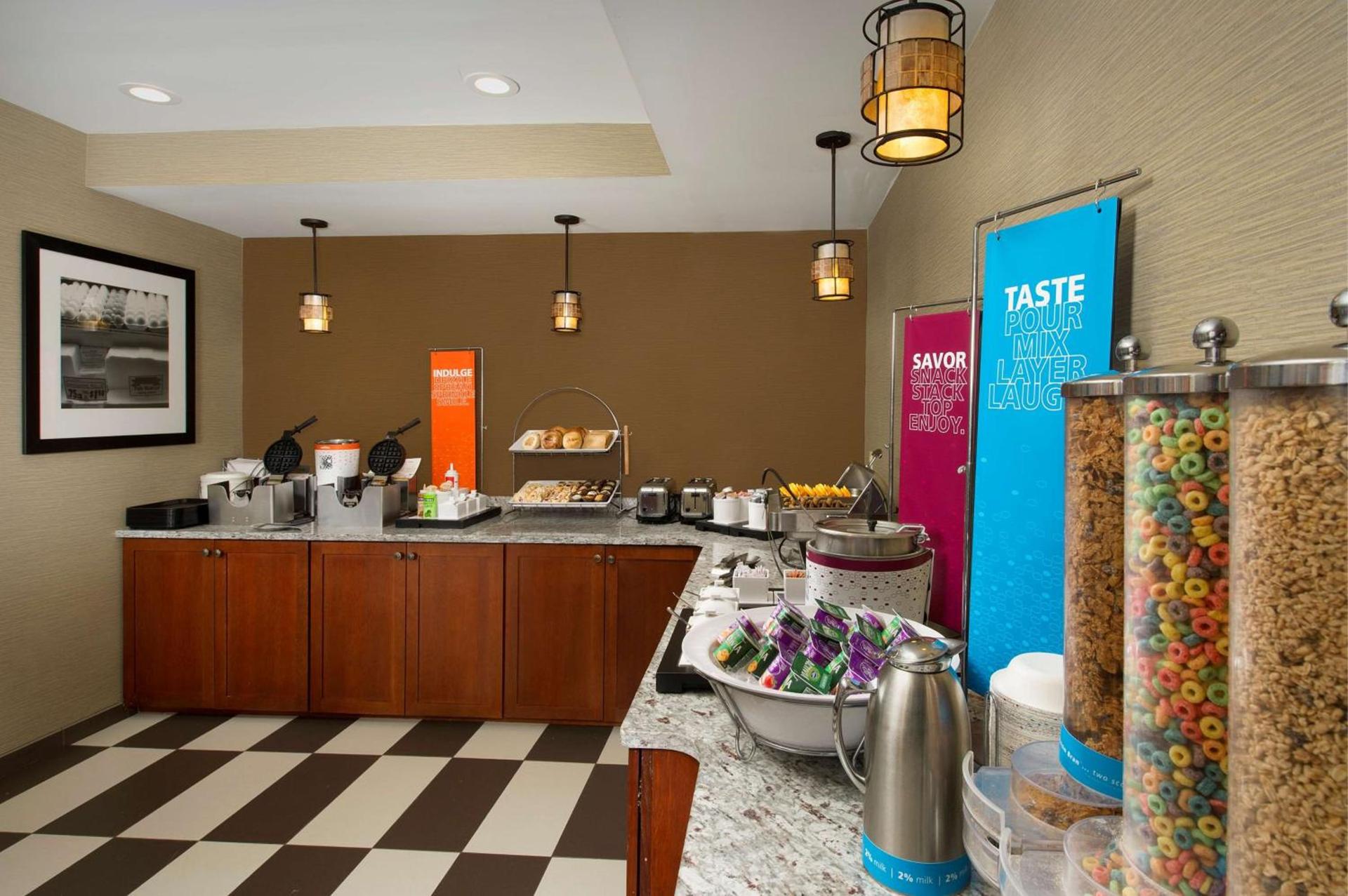 Hampton Inn Rochester Greece photo 9