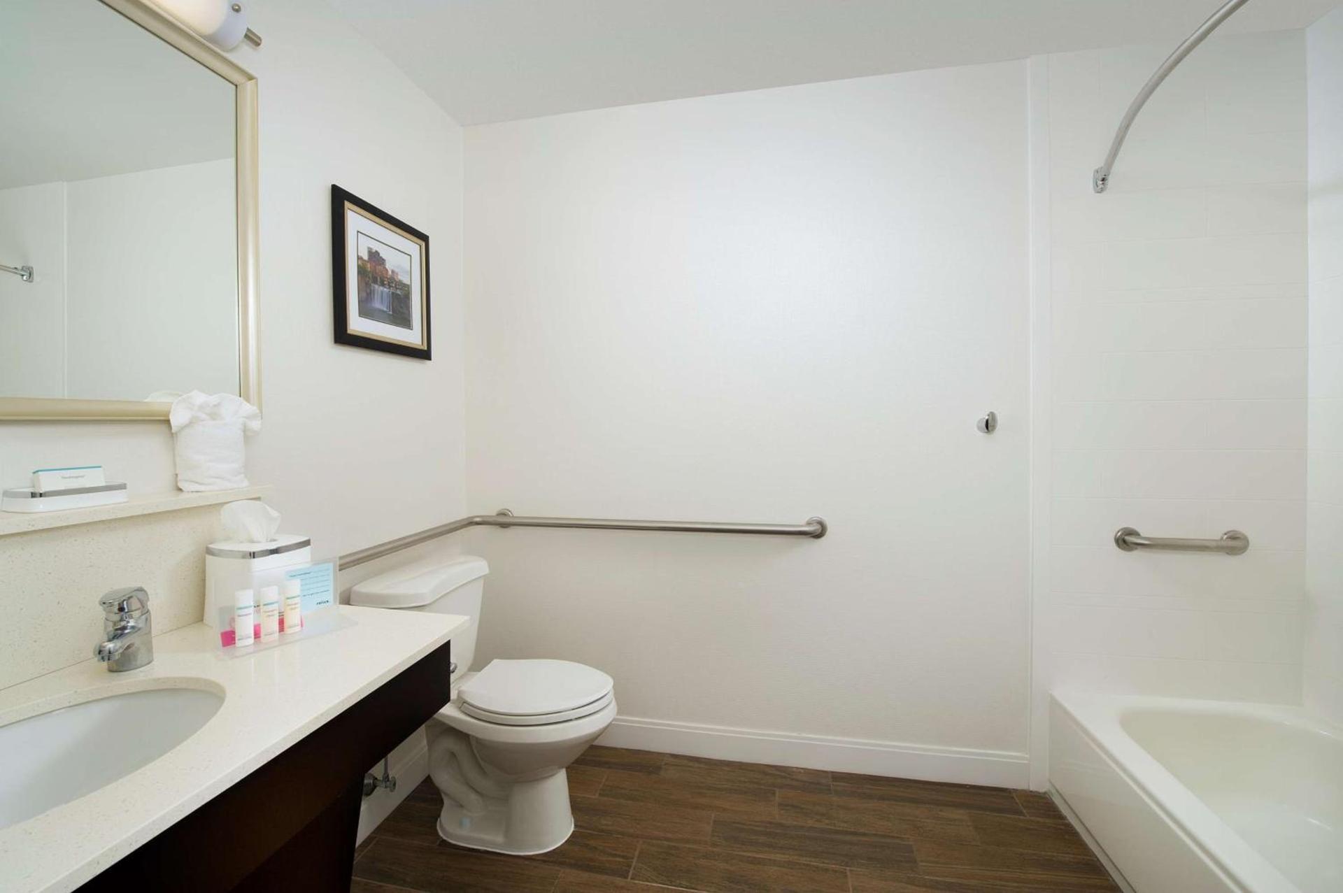Hampton Inn Rochester Greece photo 14