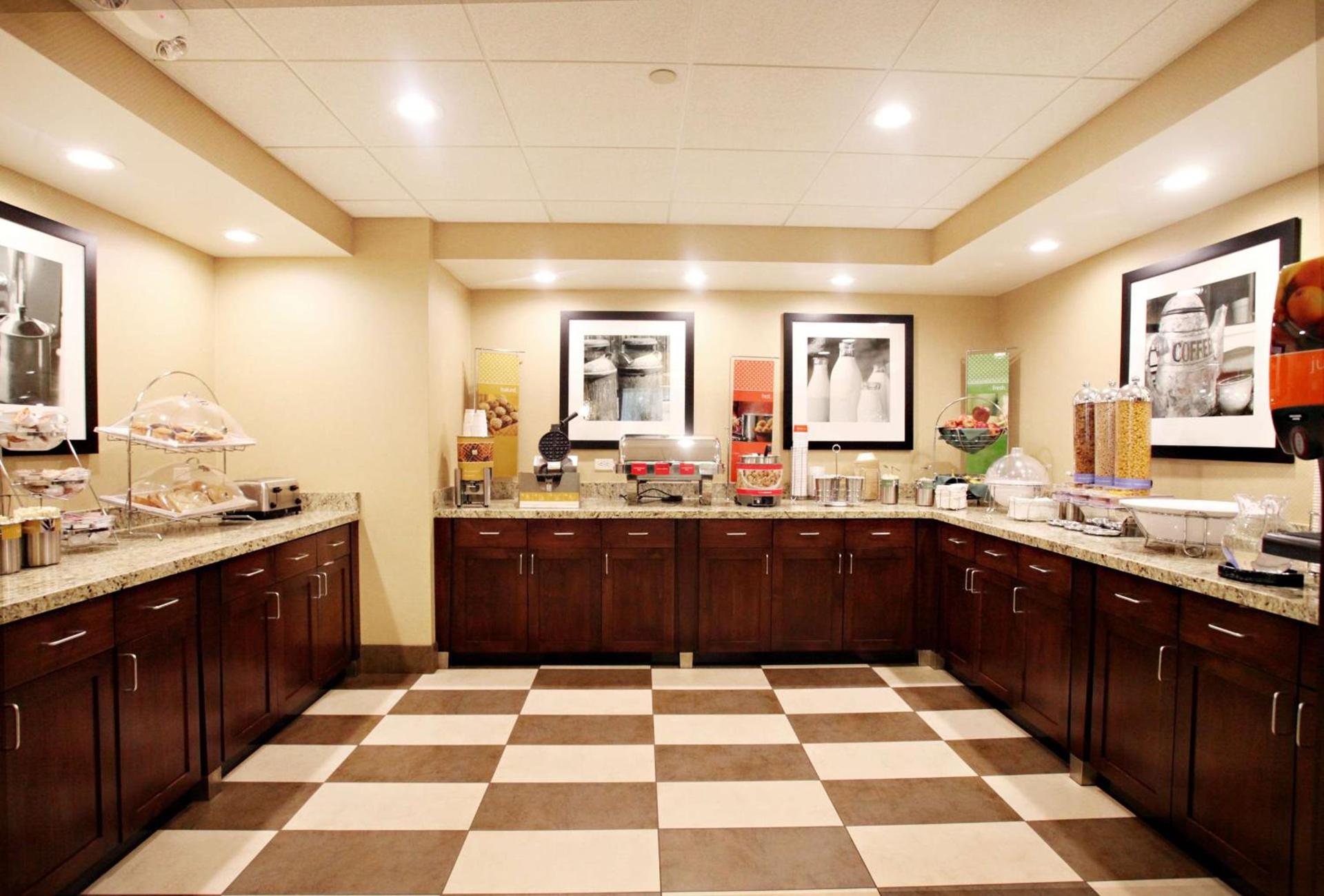 Hampton Inn Salt Lake City-North photo 5