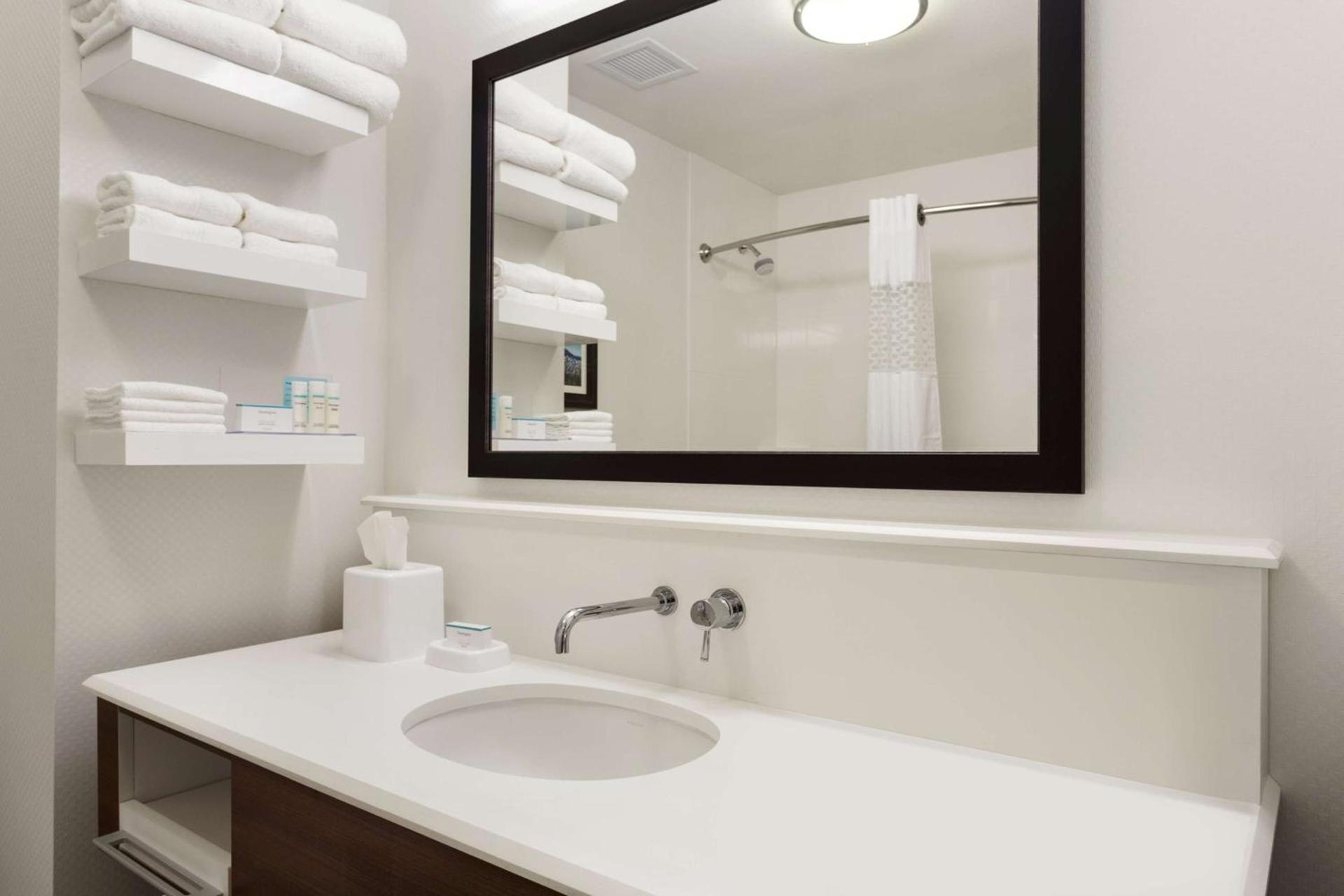 Hampton Inn by Hilton Kennewick at Southridge photo 16