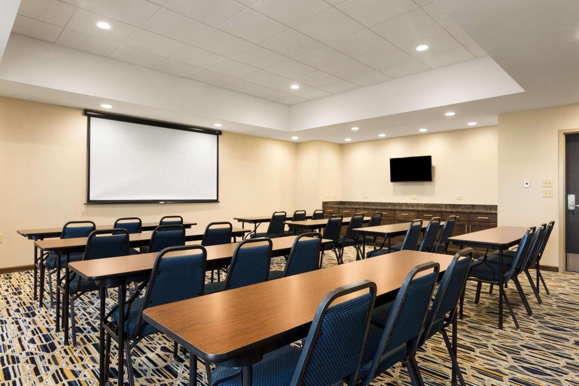 Hampton Inn by Hilton Kennewick at Southridge photo 23