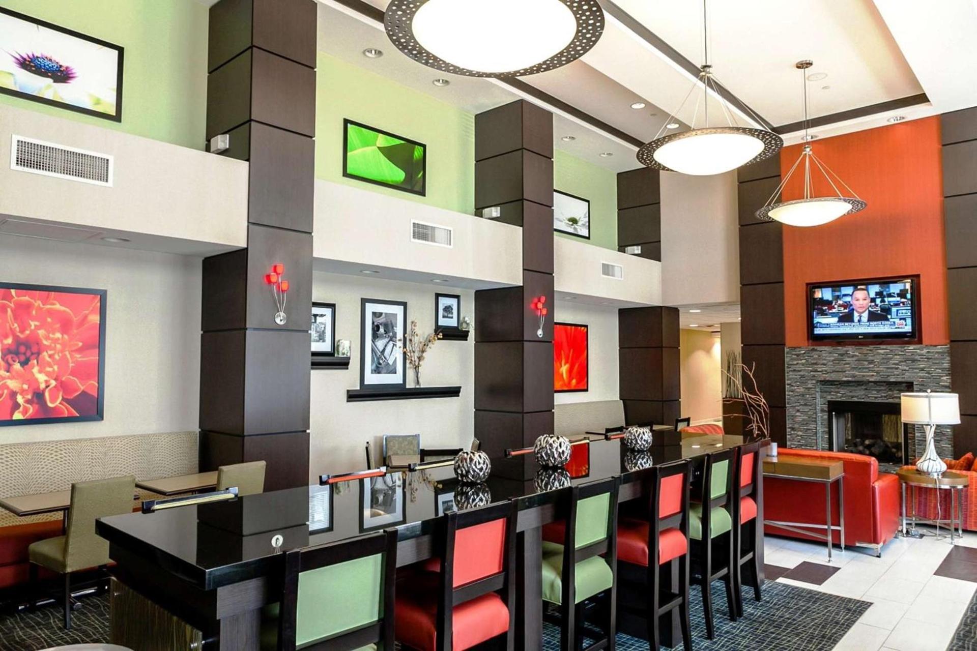 Hampton Inn & Suites Tulsa/Tulsa Hills photo 1