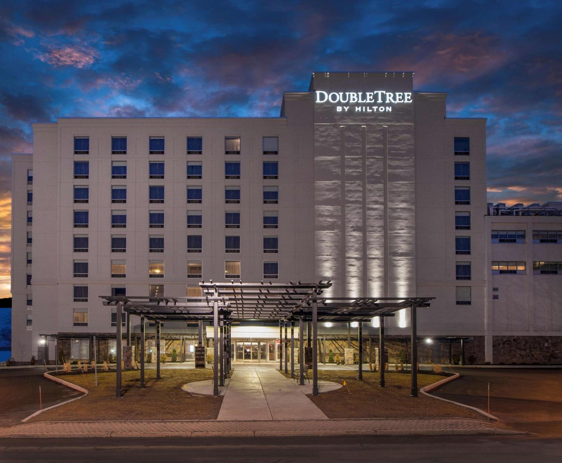 DoubleTree by Hilton Hotel Niagara Falls New York photo 5