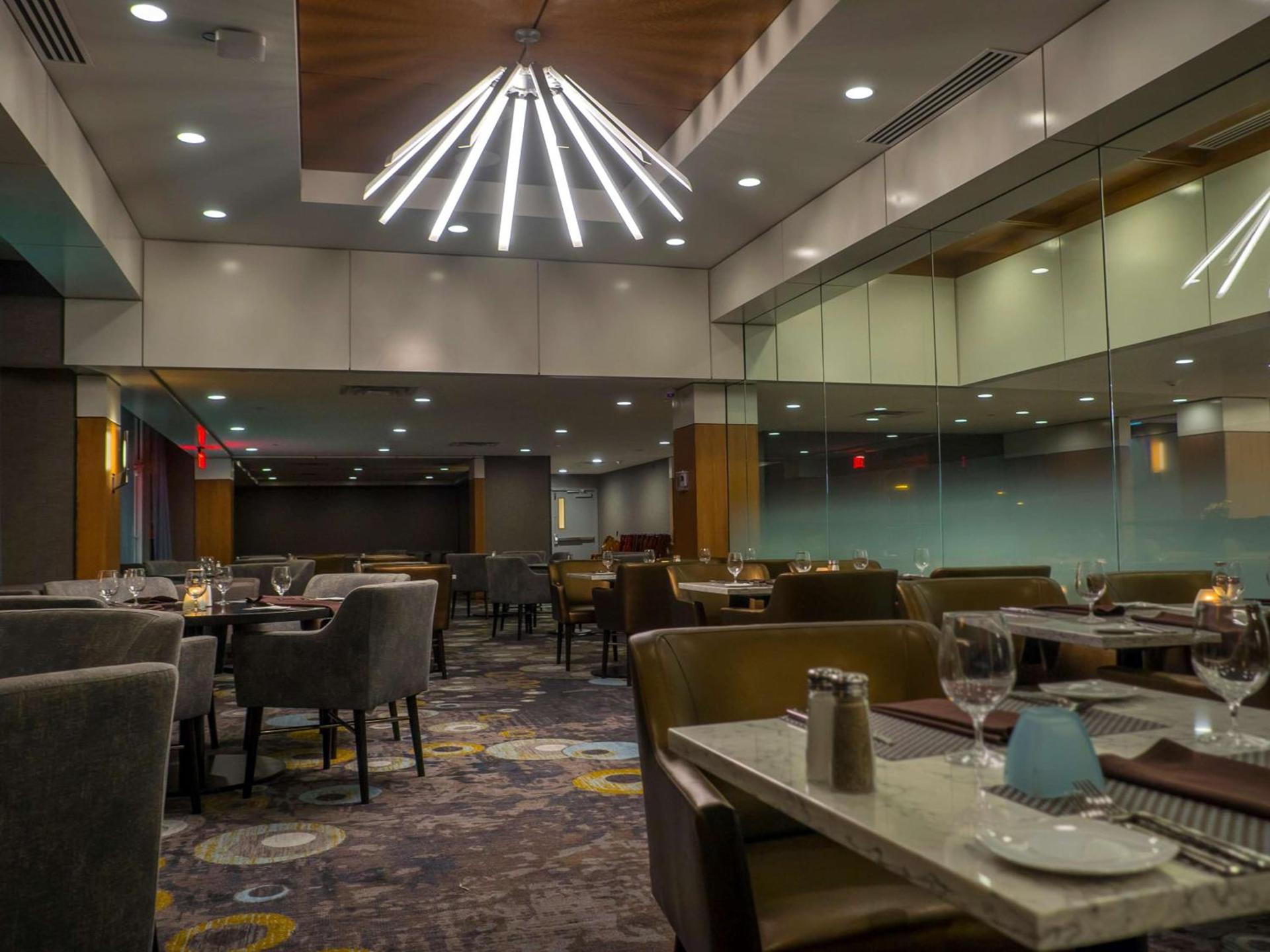 DoubleTree by Hilton Hotel Niagara Falls New York photo 21