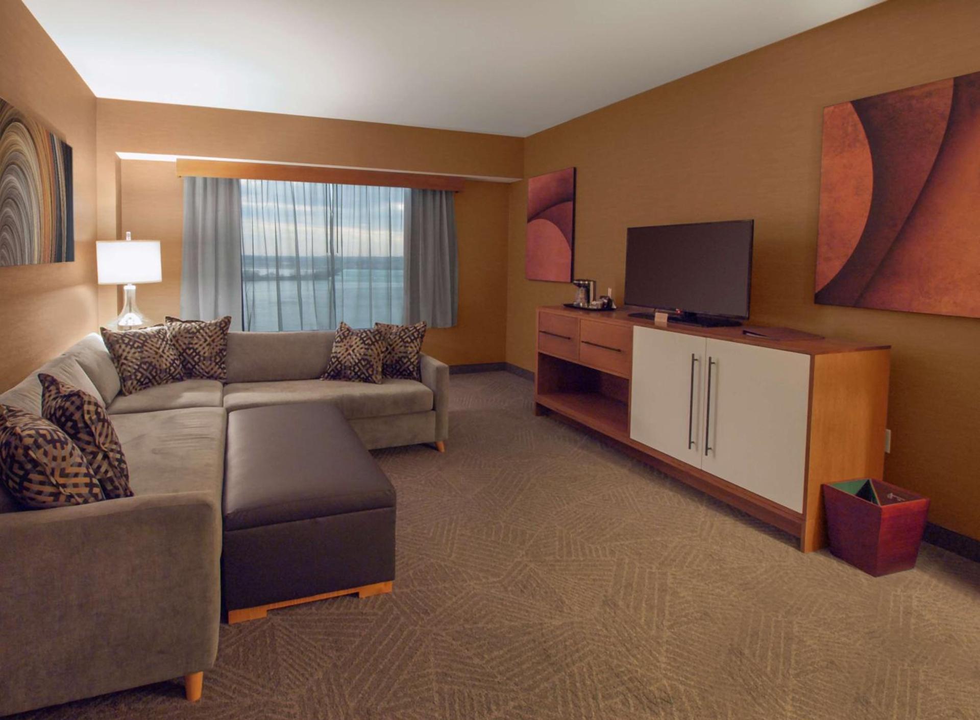 DoubleTree by Hilton Hotel Niagara Falls New York photo 29