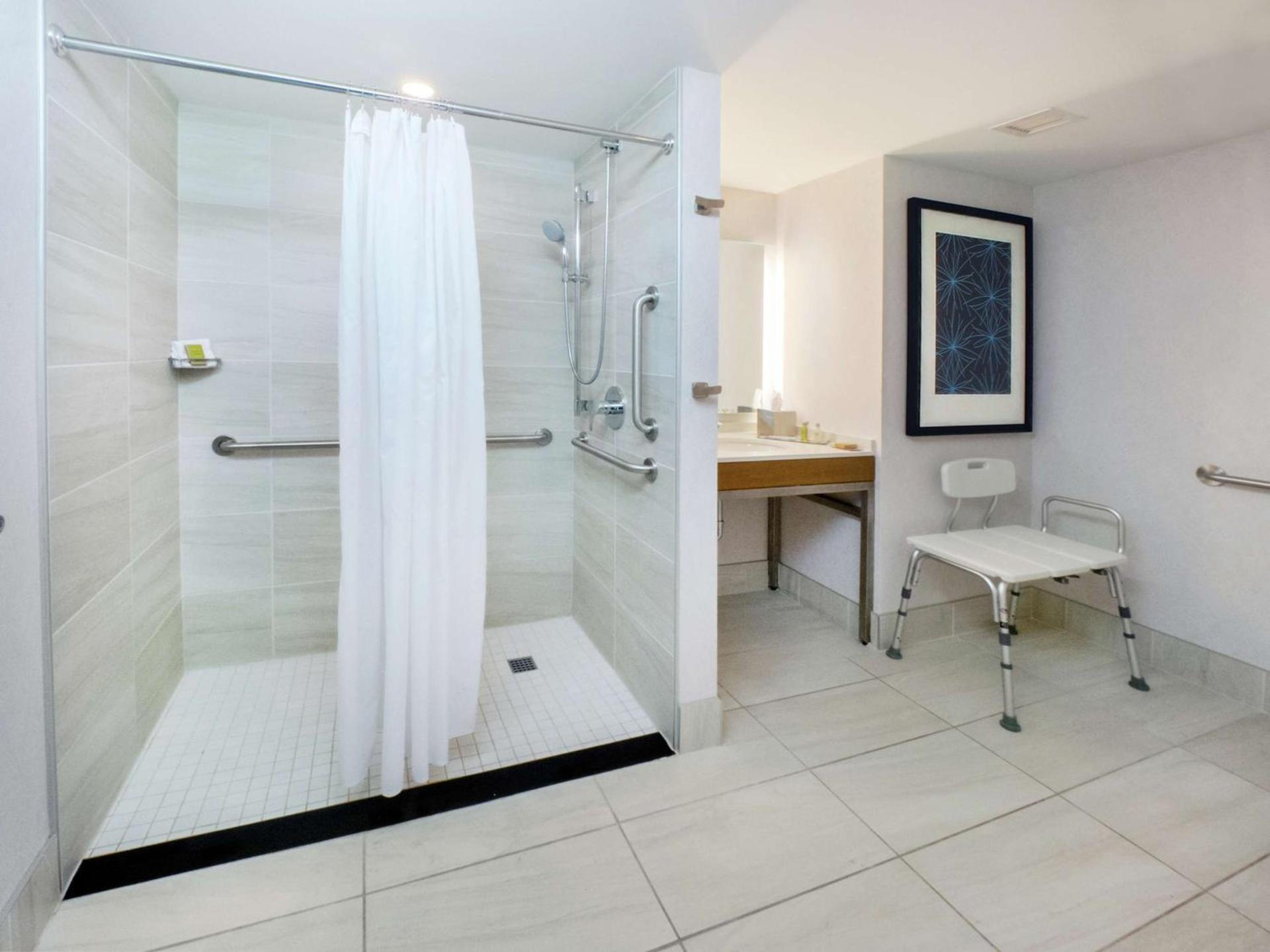 DoubleTree by Hilton Hotel Niagara Falls New York photo 32