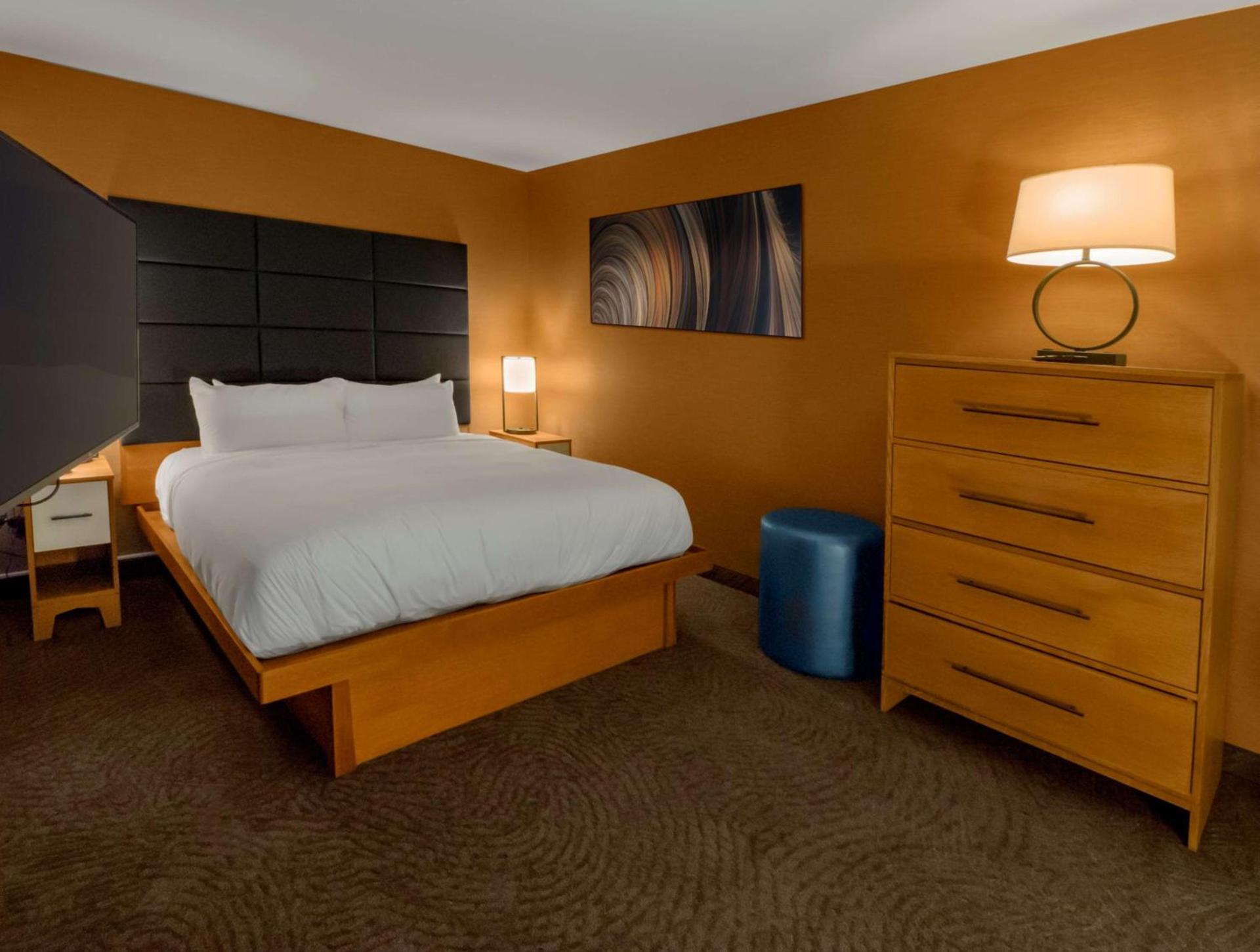 DoubleTree by Hilton Hotel Niagara Falls New York photo 57