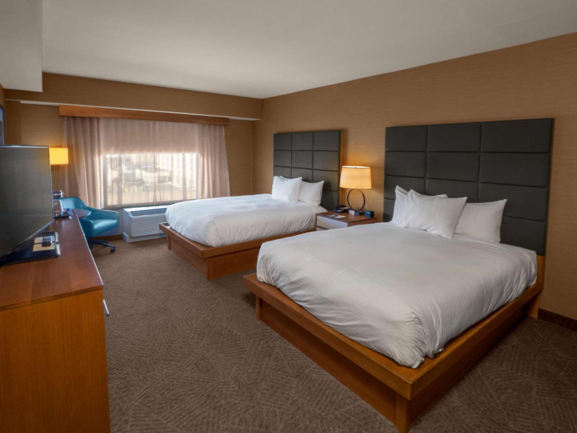 DoubleTree by Hilton Hotel Niagara Falls New York photo 56