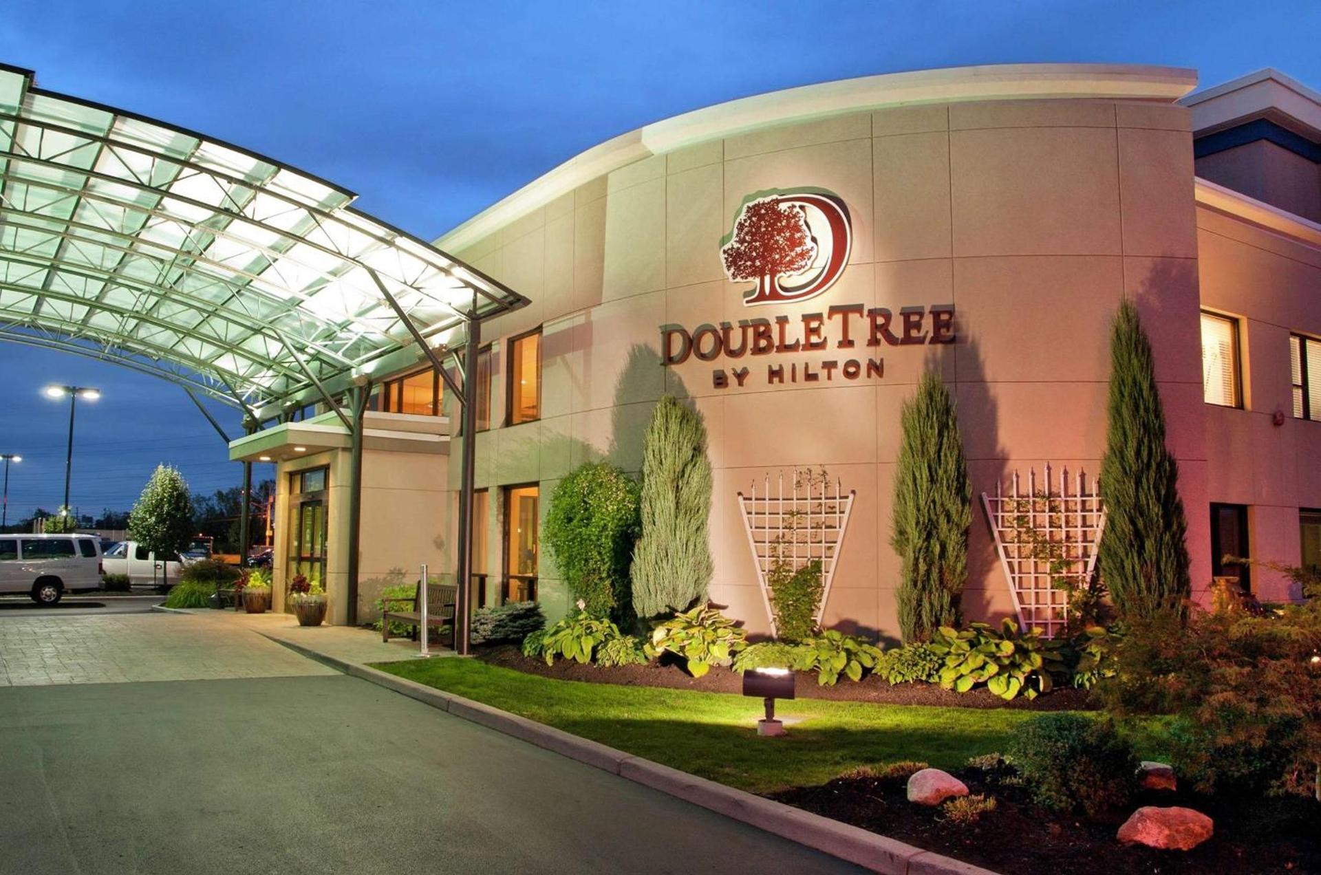 DoubleTree by Hilton Buffalo-Amherst photo 2