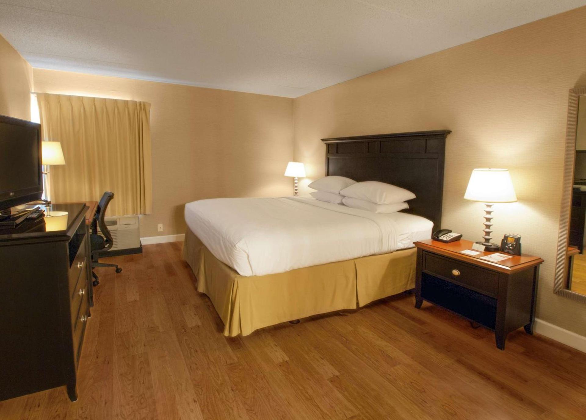 DoubleTree by Hilton Buffalo-Amherst photo 19