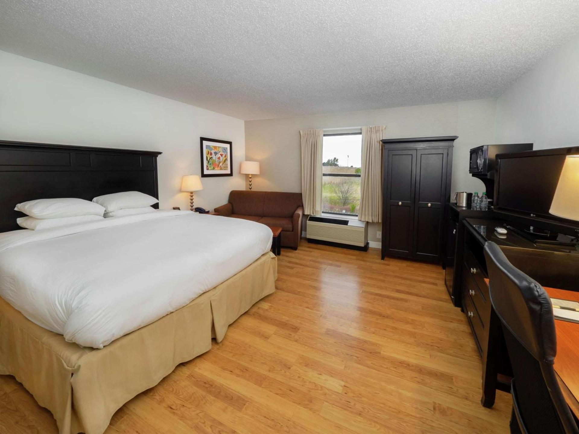 DoubleTree by Hilton Buffalo-Amherst photo 21