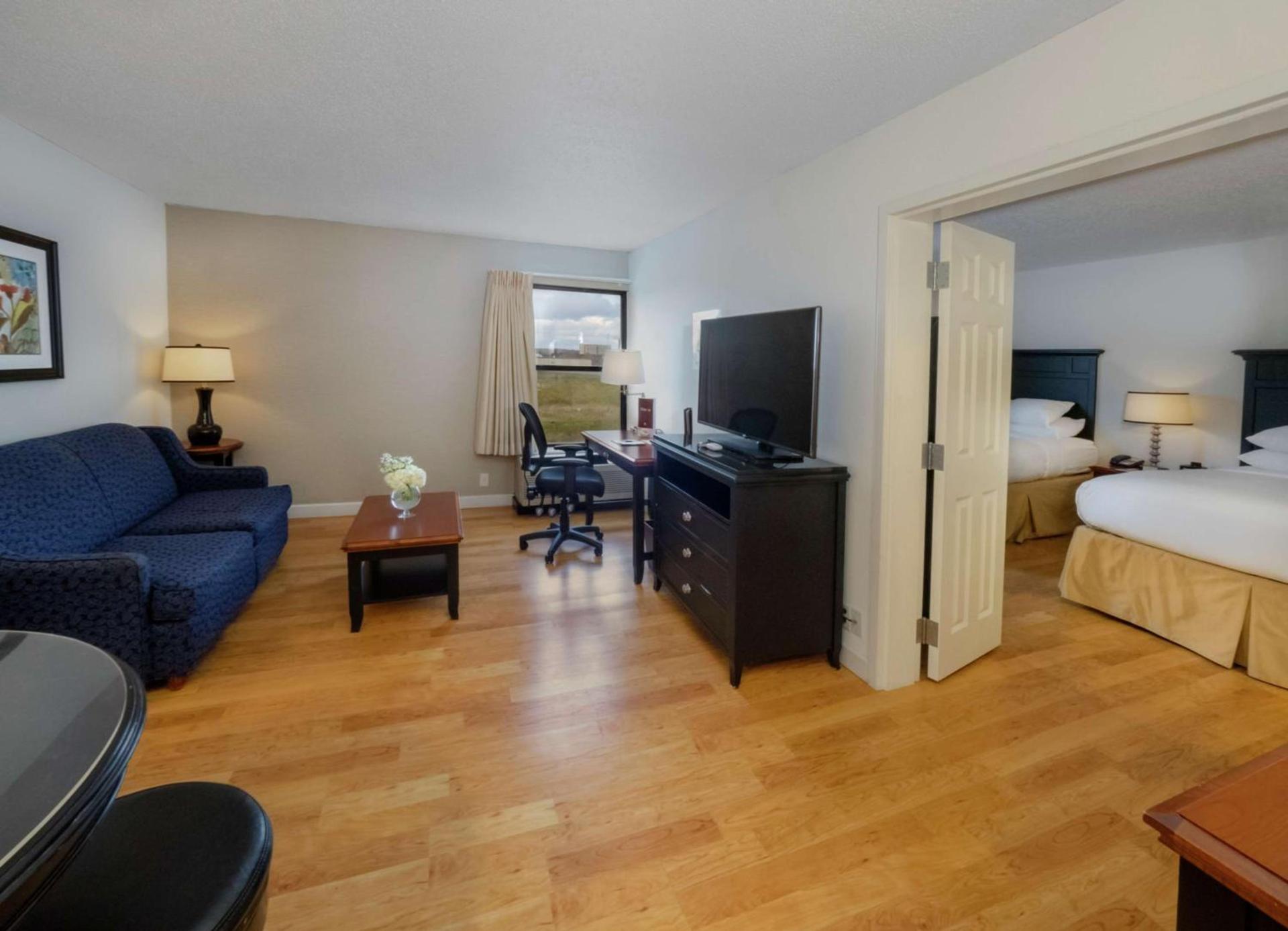 DoubleTree by Hilton Buffalo-Amherst photo 27