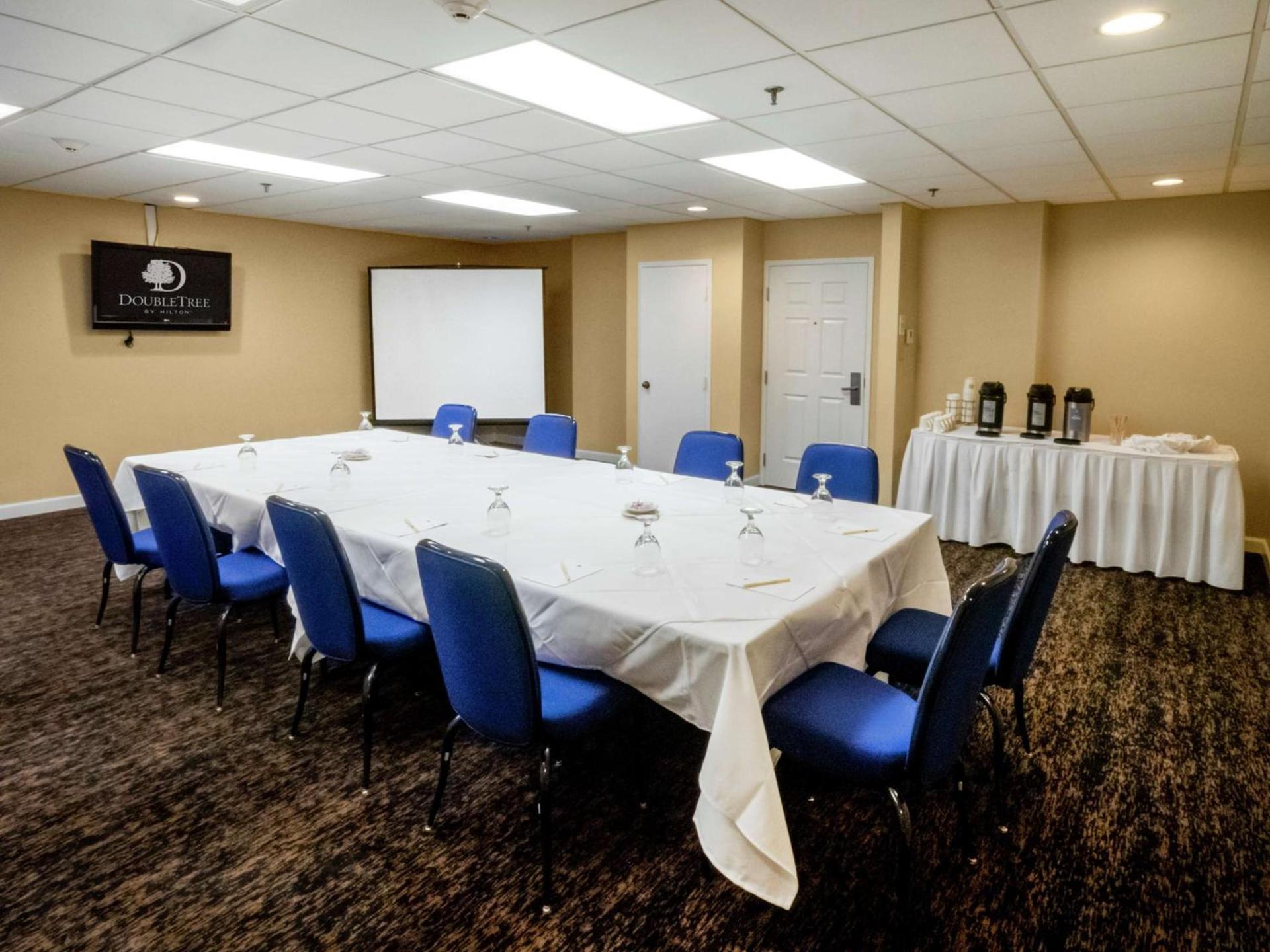 DoubleTree by Hilton Buffalo-Amherst photo 32