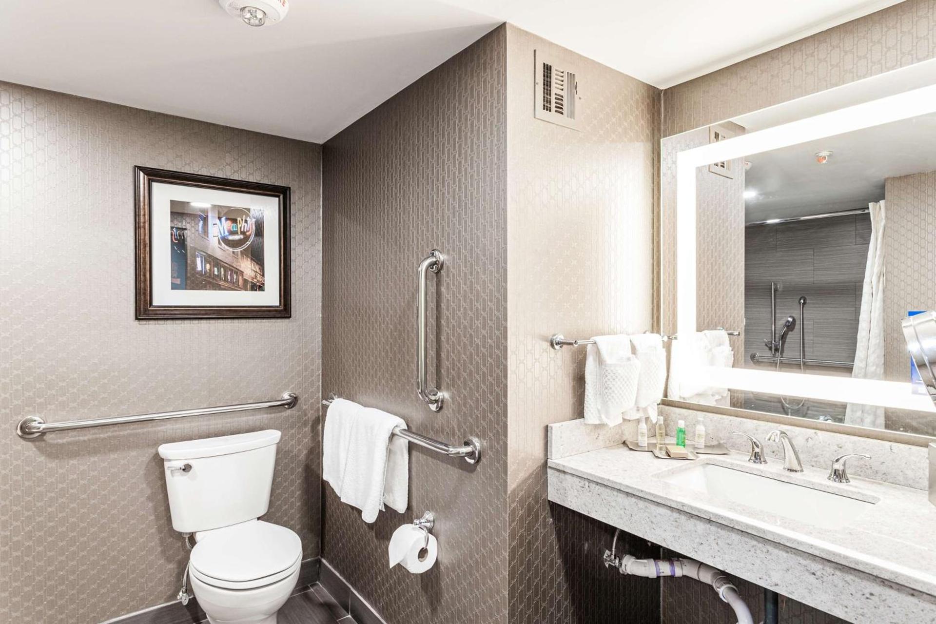 DoubleTree by Hilton Memphis photo 20