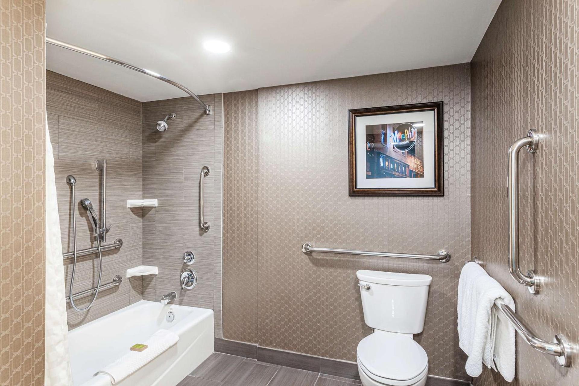 DoubleTree by Hilton Memphis photo 21