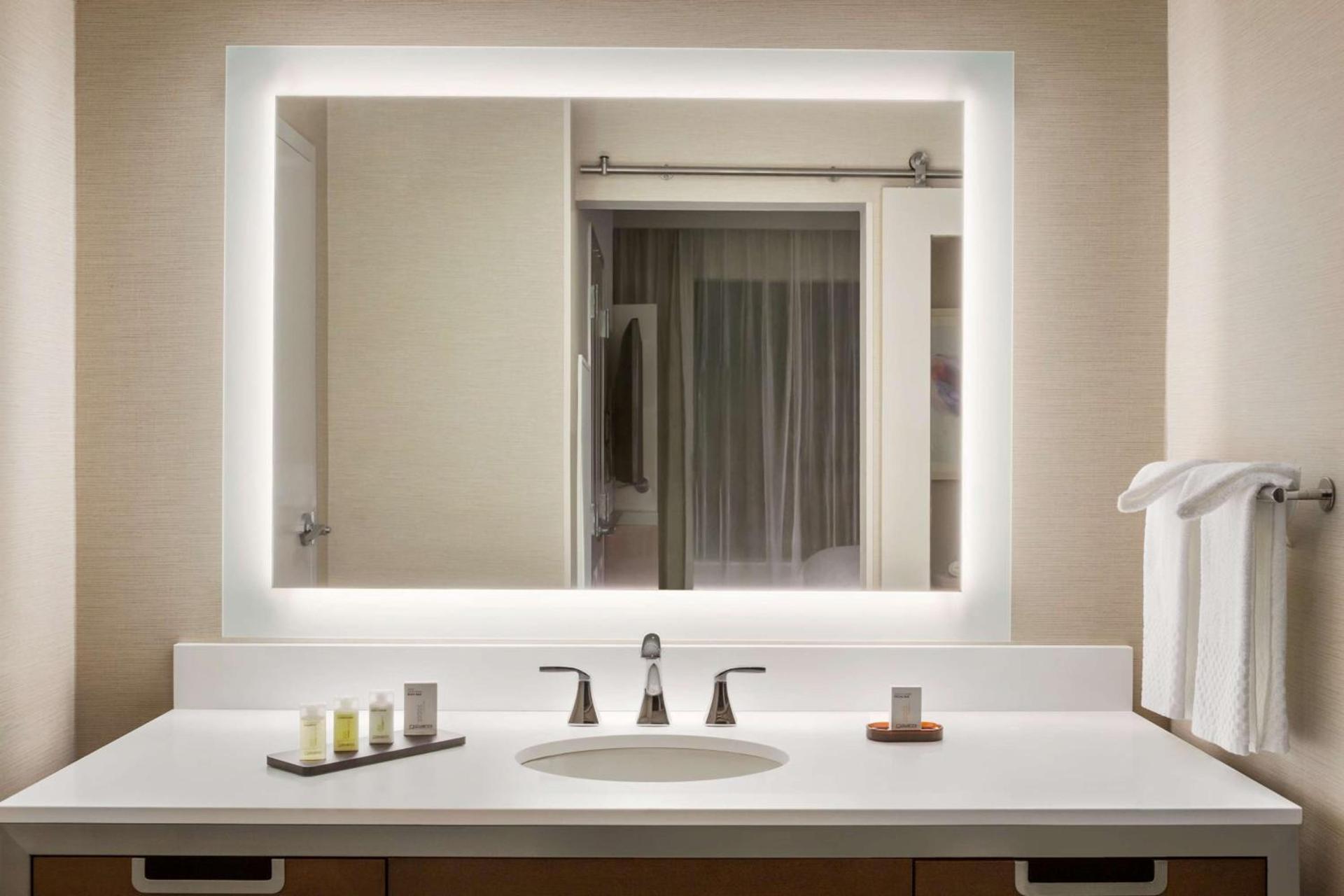 Embassy Suites by Hilton McAllen Convention Center photo 18