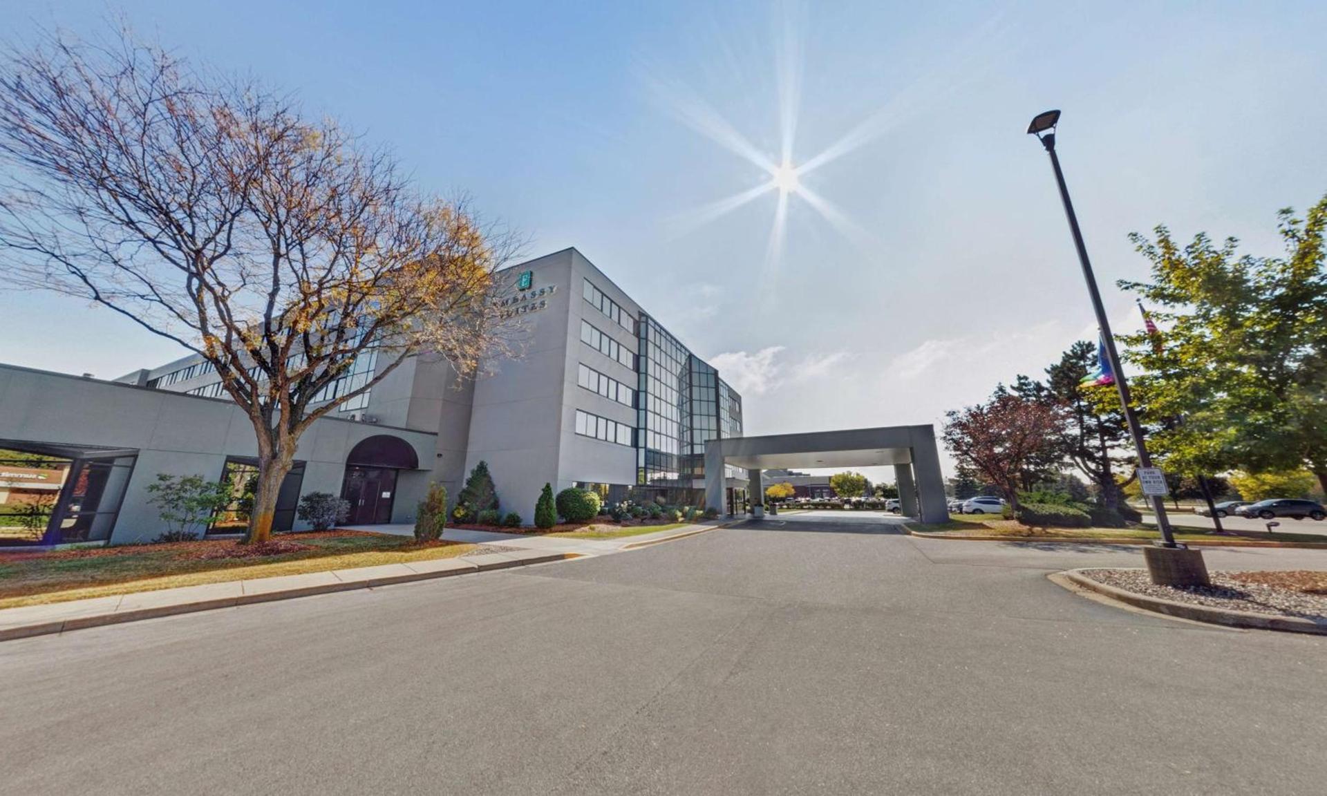 Embassy Suites by Hilton Milwaukee Brookfield photo 3