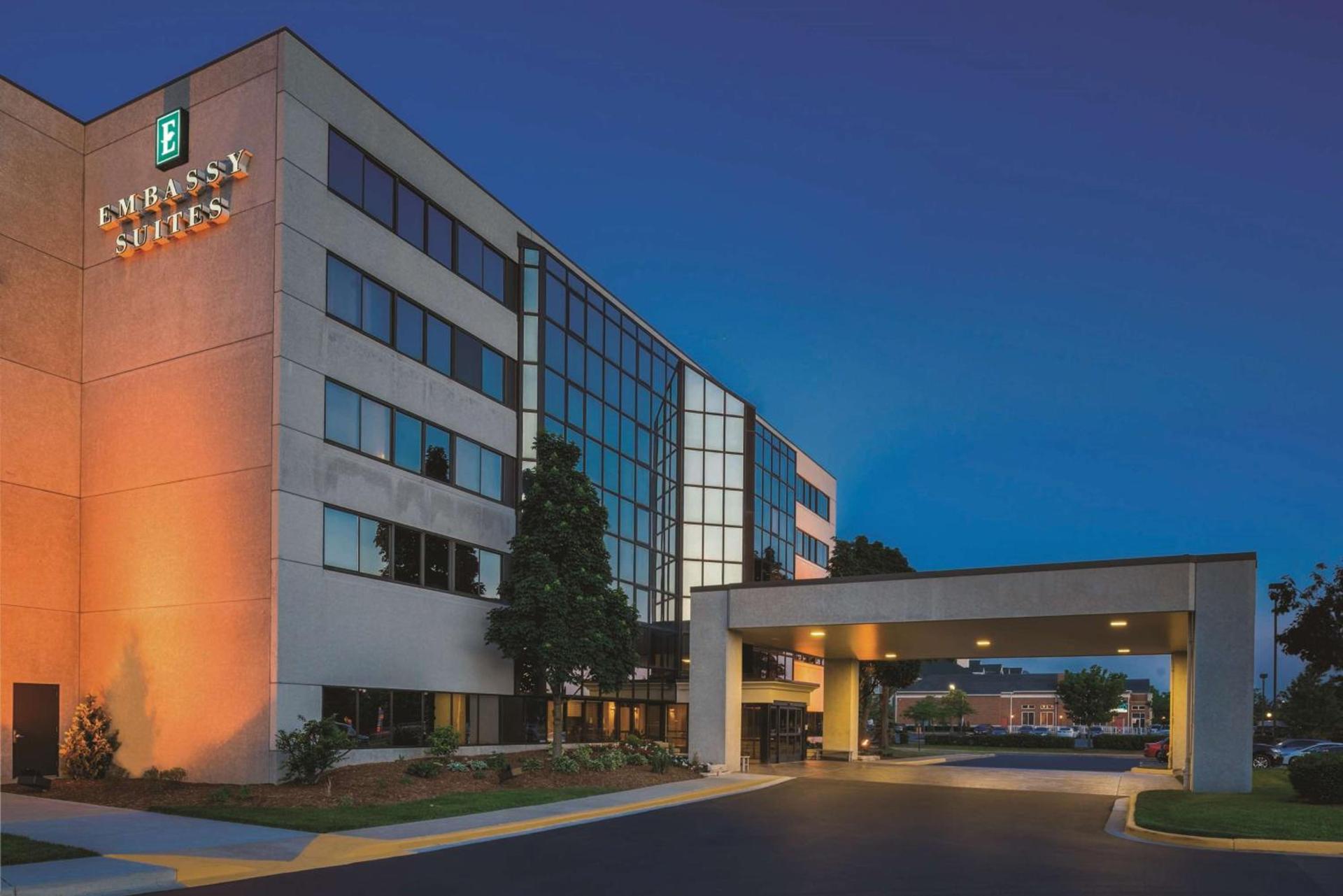 Embassy Suites by Hilton Milwaukee Brookfield photo 5