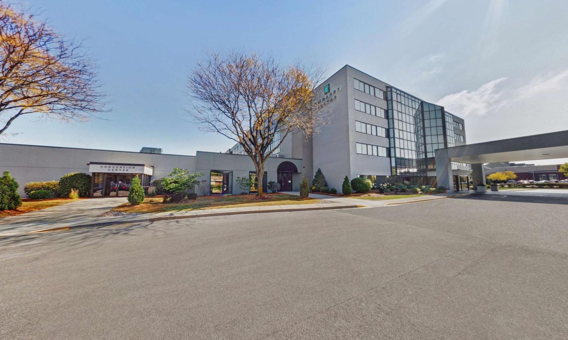 Embassy Suites by Hilton Milwaukee Brookfield photo 4