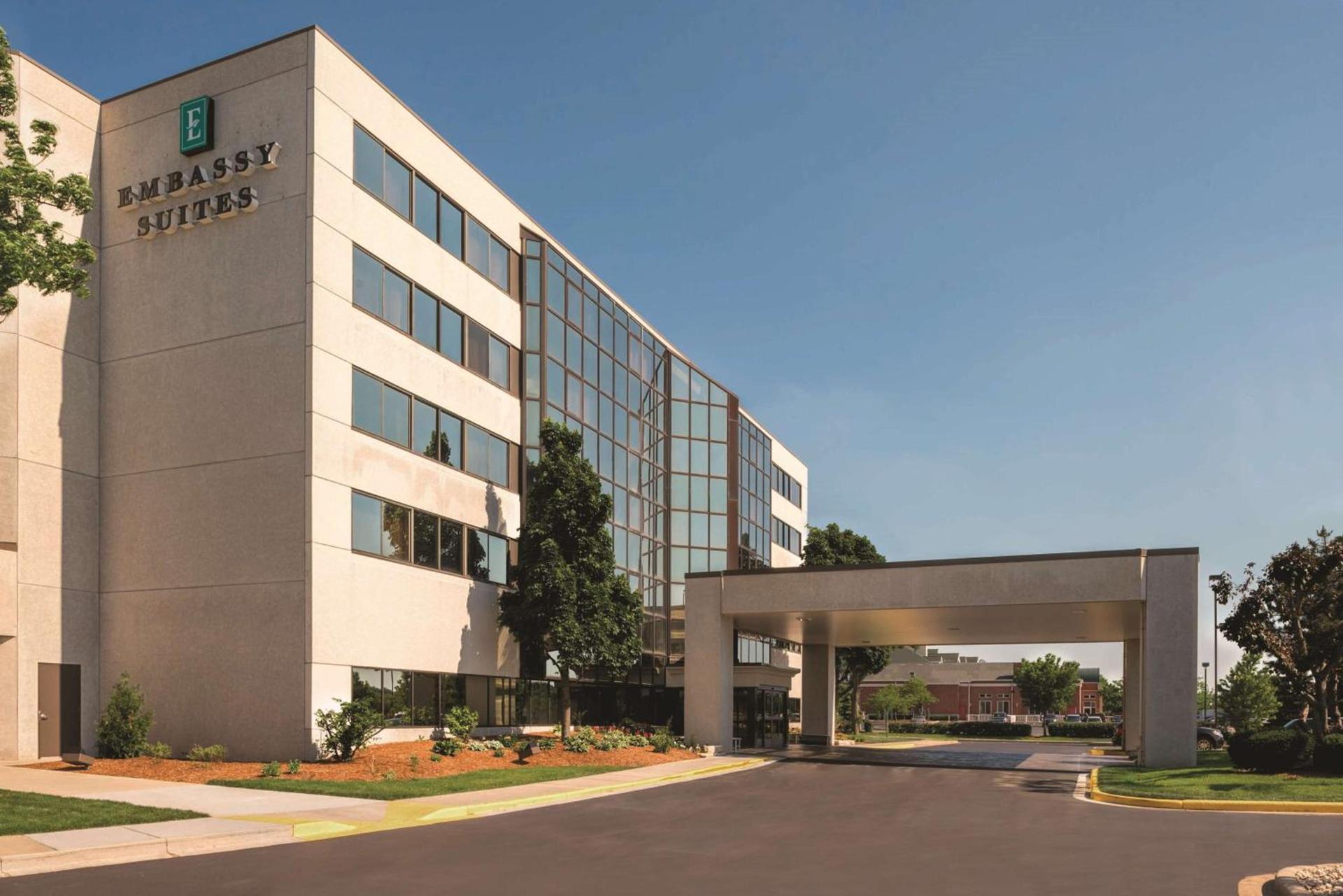 Embassy Suites by Hilton Milwaukee Brookfield photo 6