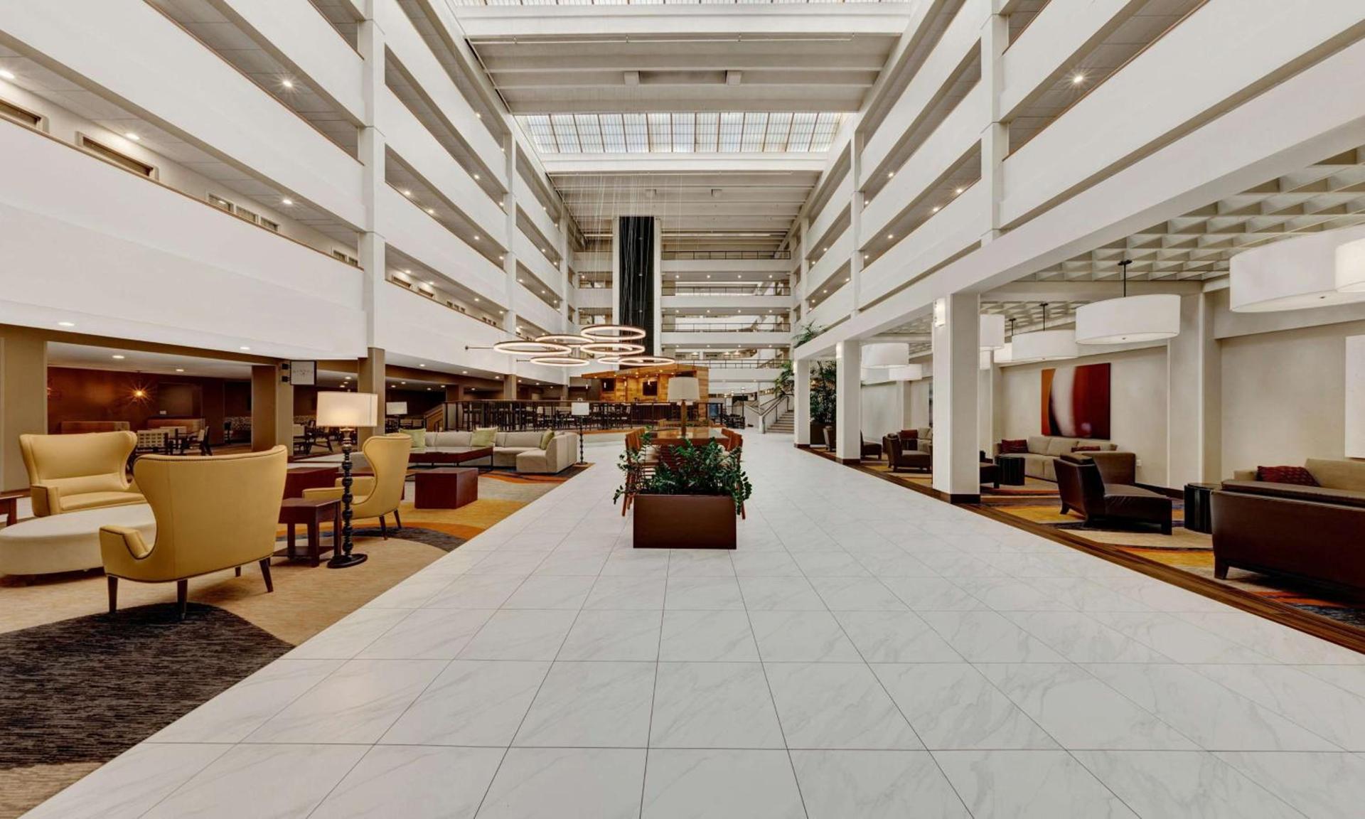 Embassy Suites by Hilton Milwaukee Brookfield photo 10