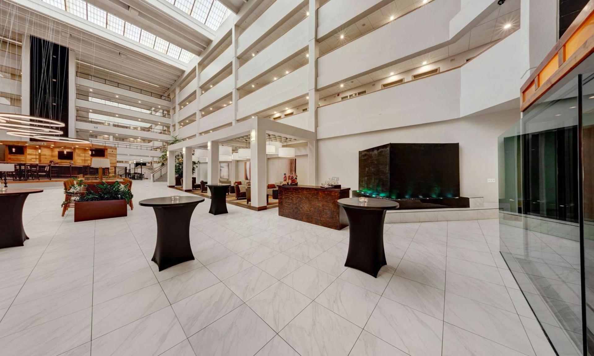 Embassy Suites by Hilton Milwaukee Brookfield photo 14