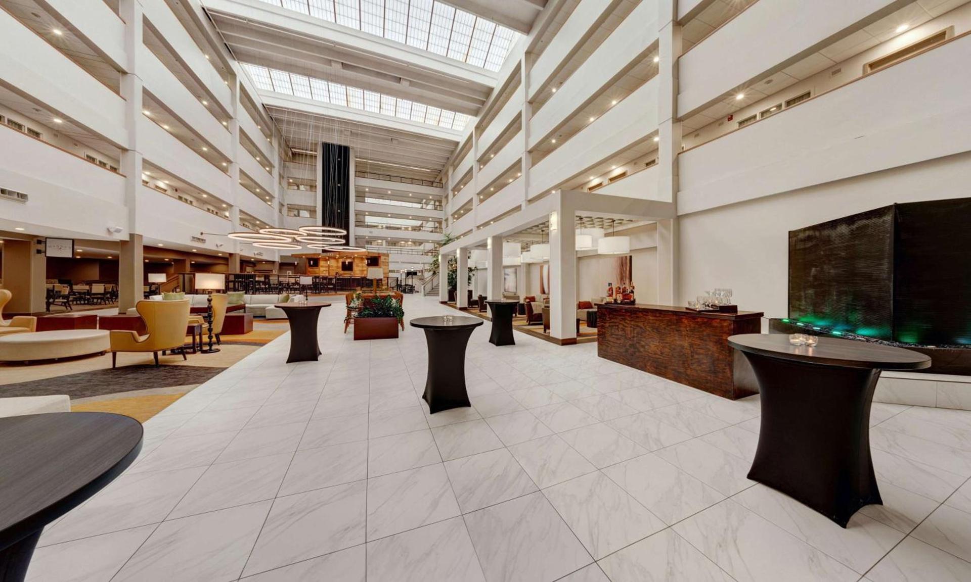 Embassy Suites by Hilton Milwaukee Brookfield photo 12