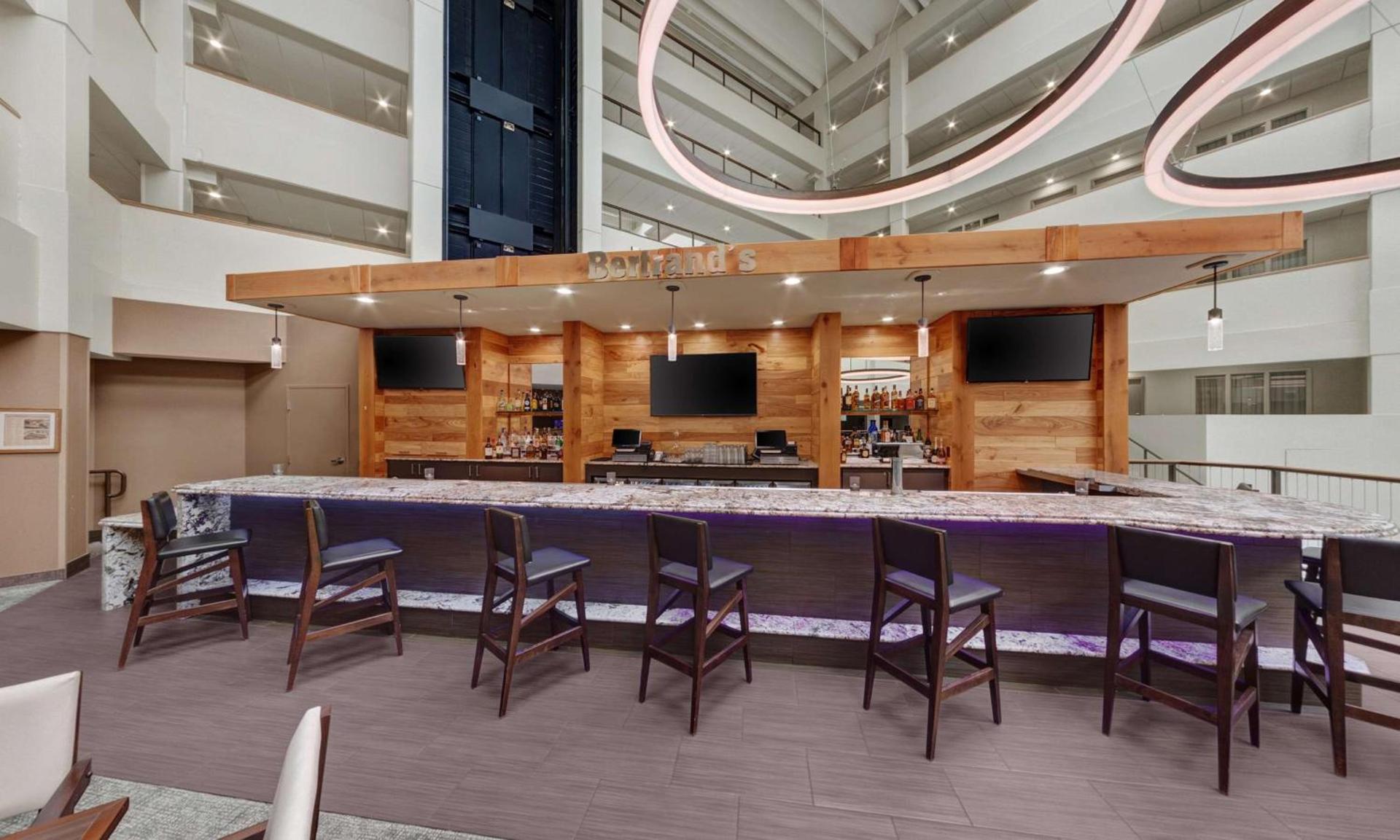 Embassy Suites by Hilton Milwaukee Brookfield photo 15