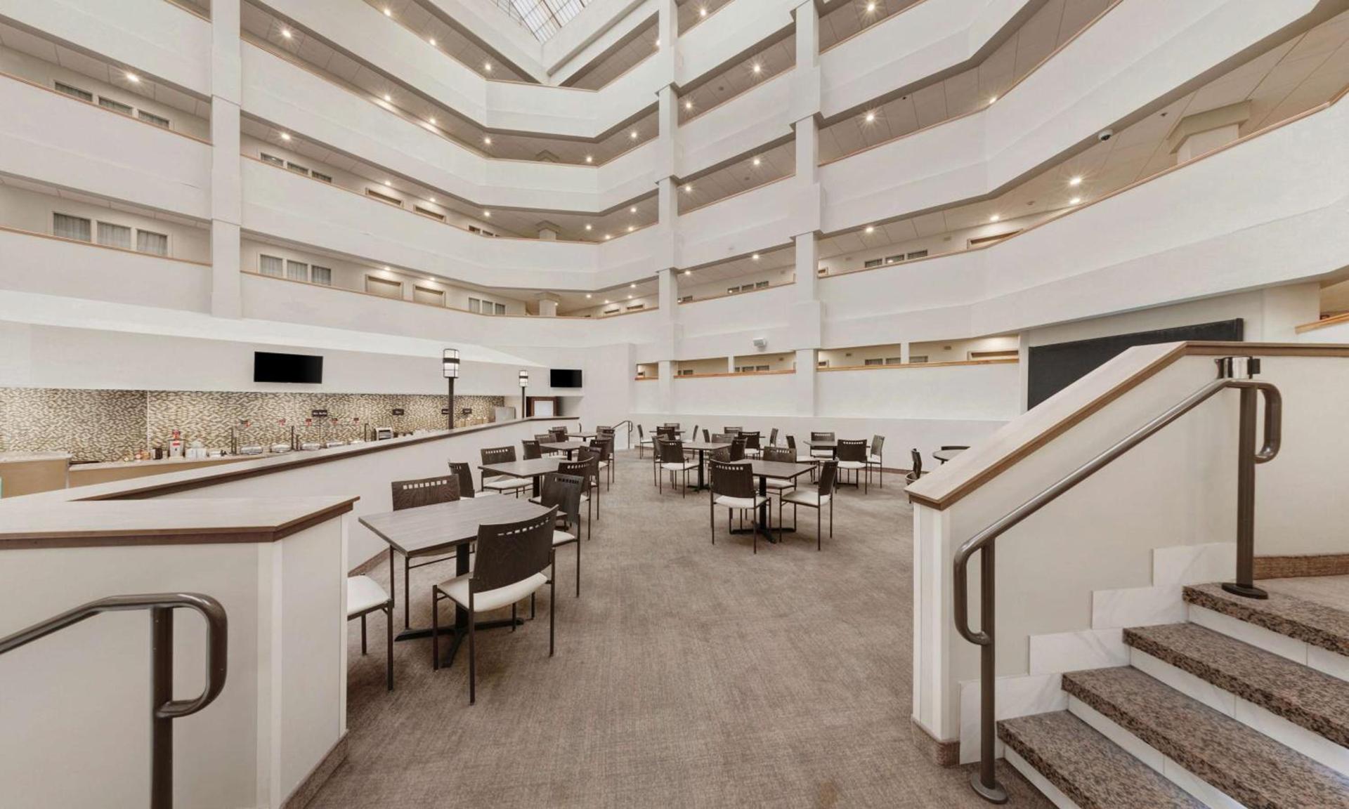 Embassy Suites by Hilton Milwaukee Brookfield photo 24