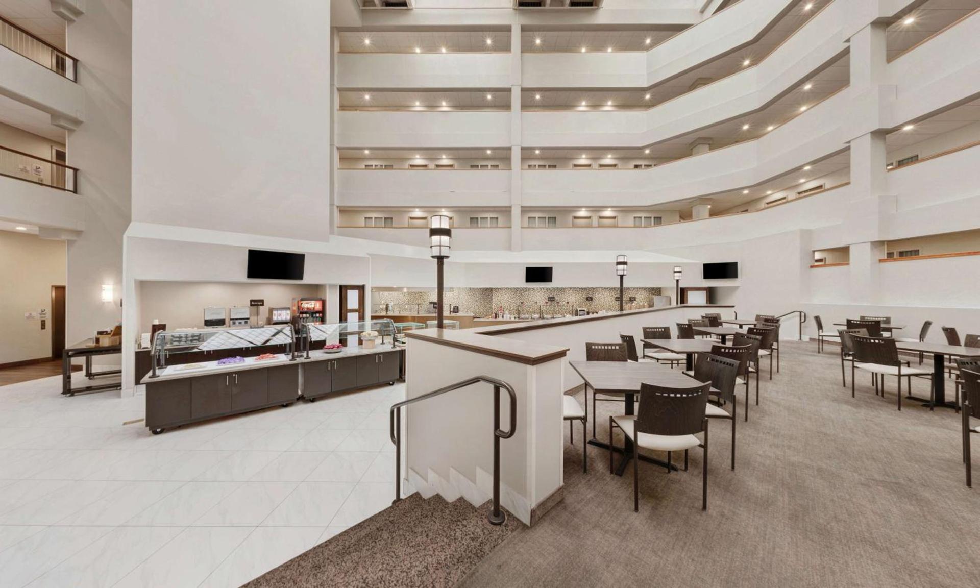 Embassy Suites by Hilton Milwaukee Brookfield photo 25