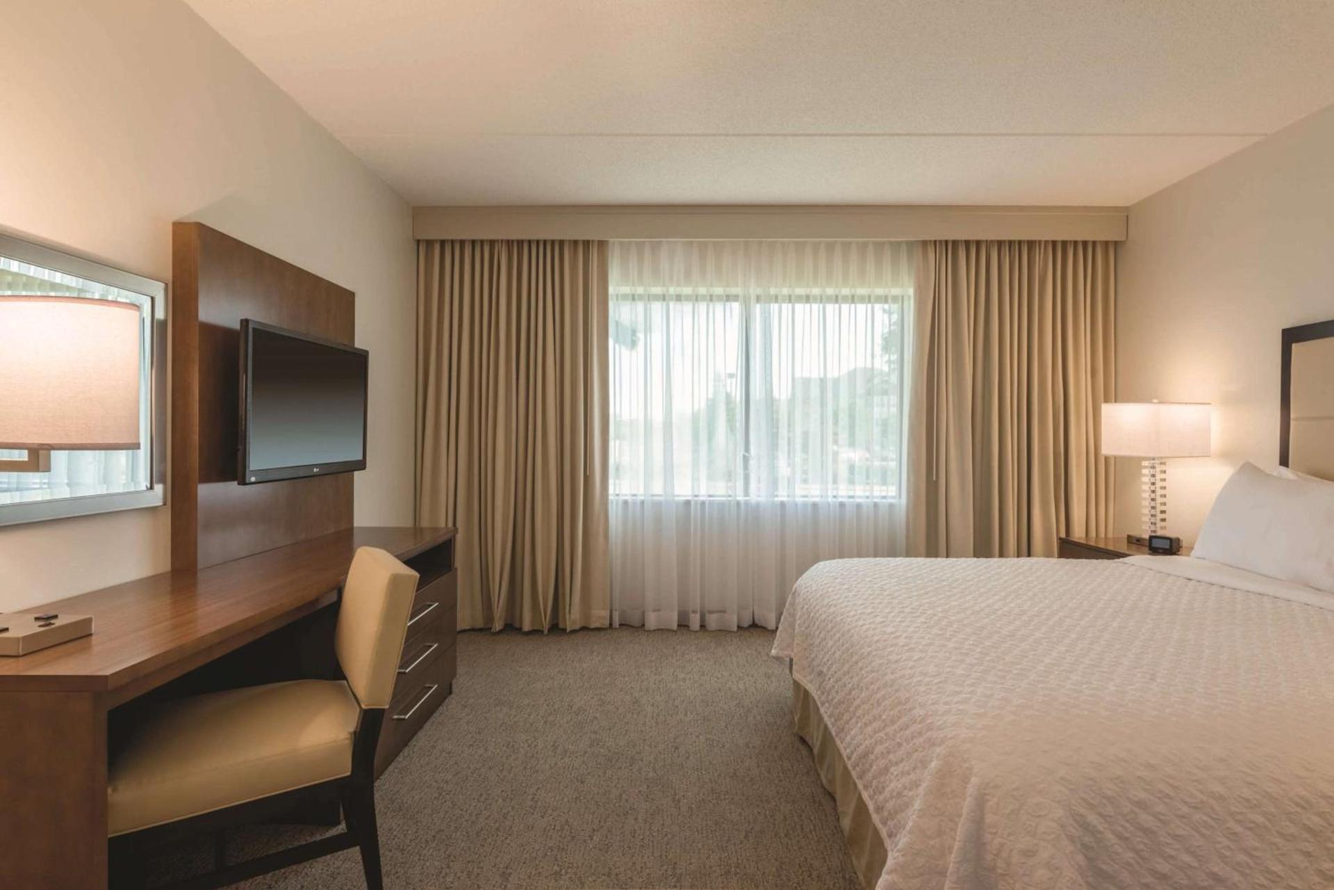 Embassy Suites by Hilton Milwaukee Brookfield photo 50