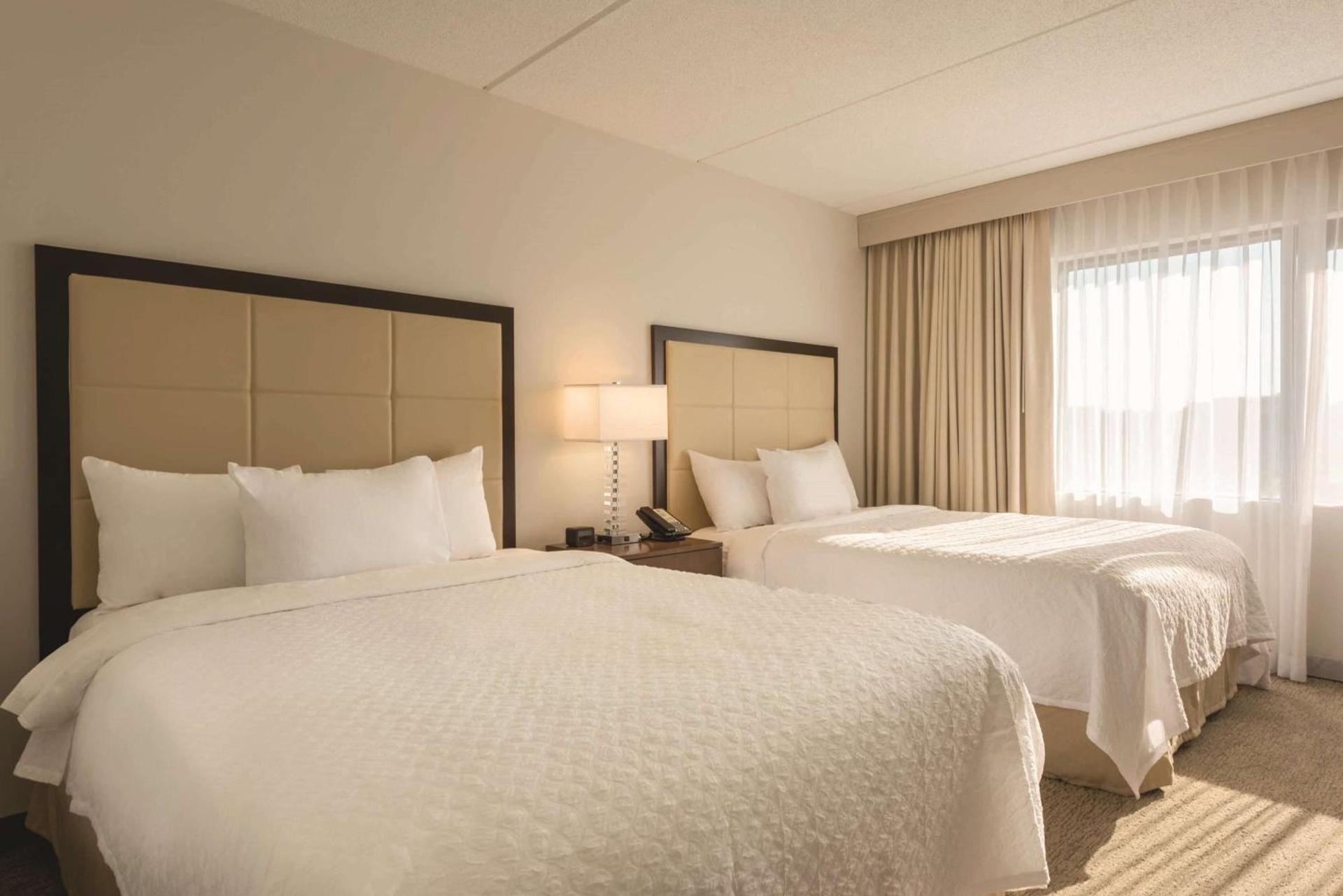Embassy Suites by Hilton Milwaukee Brookfield photo 56