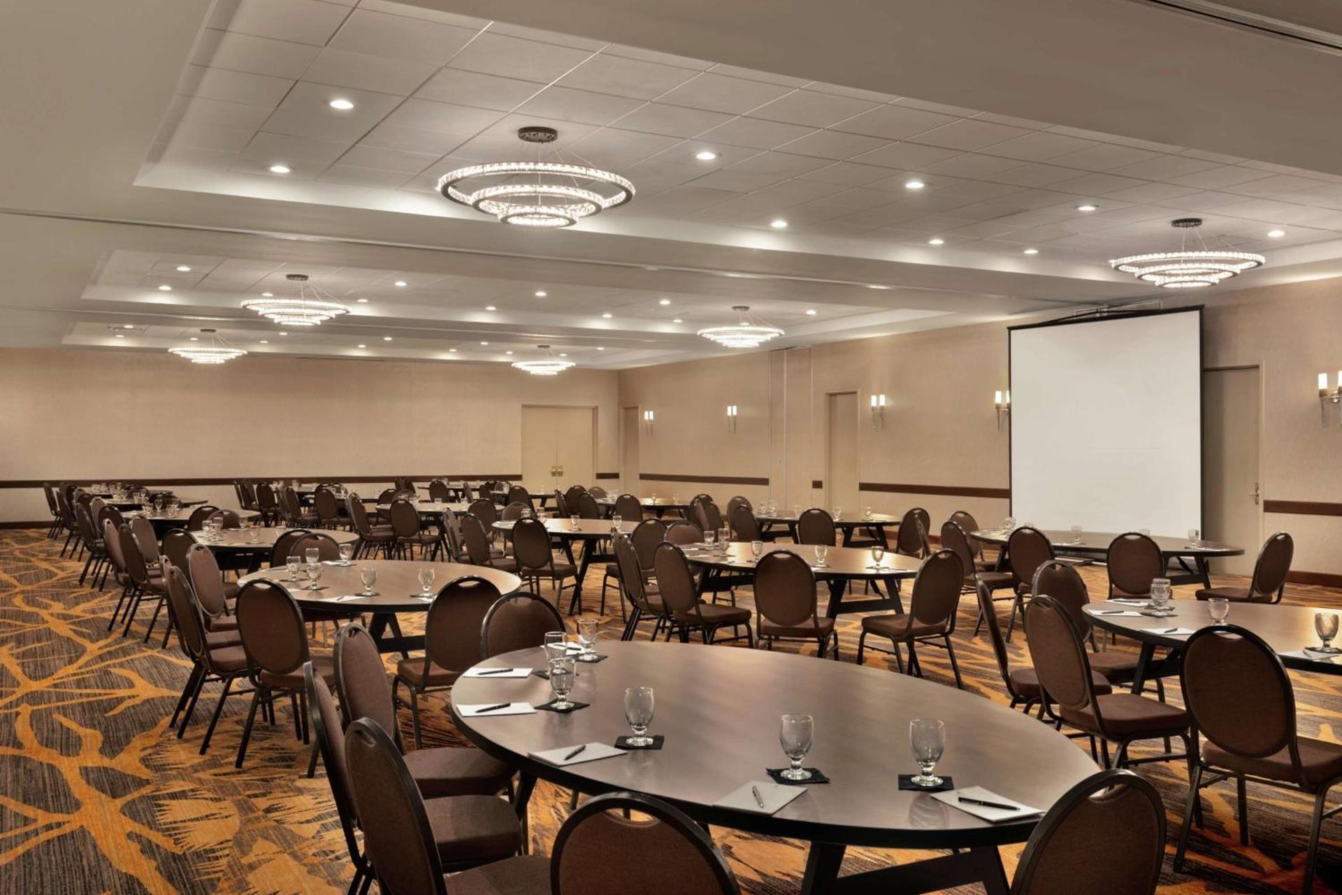 Embassy Suites by Hilton Milwaukee Brookfield photo 76