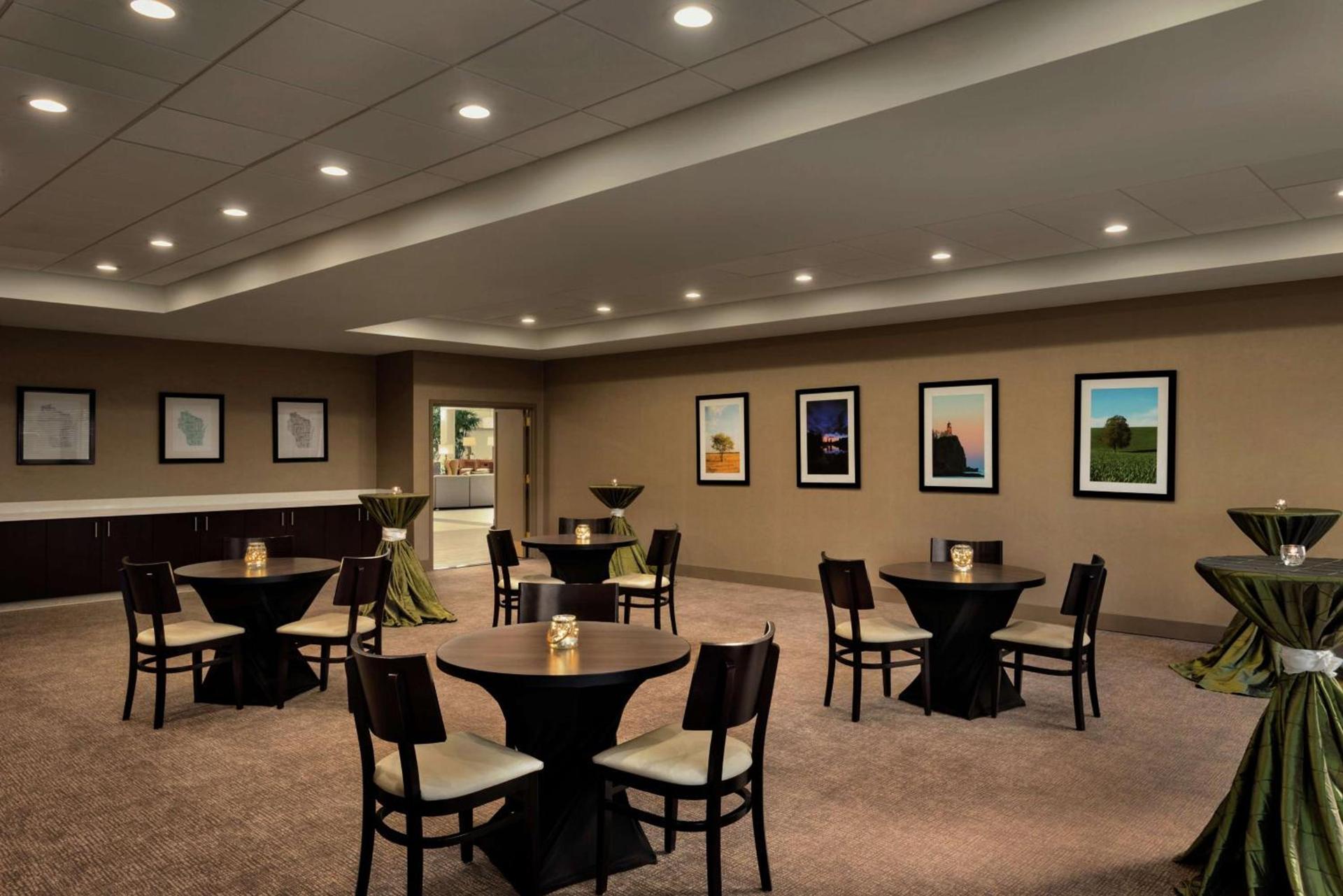 Embassy Suites by Hilton Milwaukee Brookfield photo 81