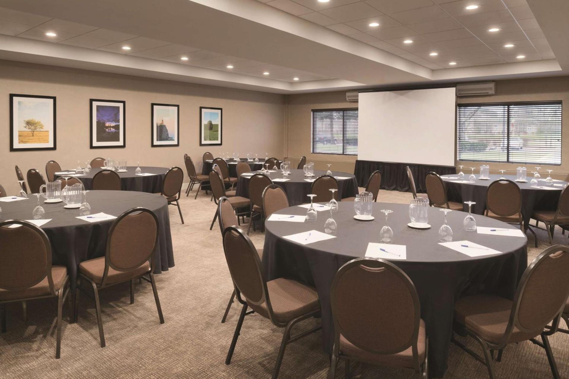 Embassy Suites by Hilton Milwaukee Brookfield photo 84
